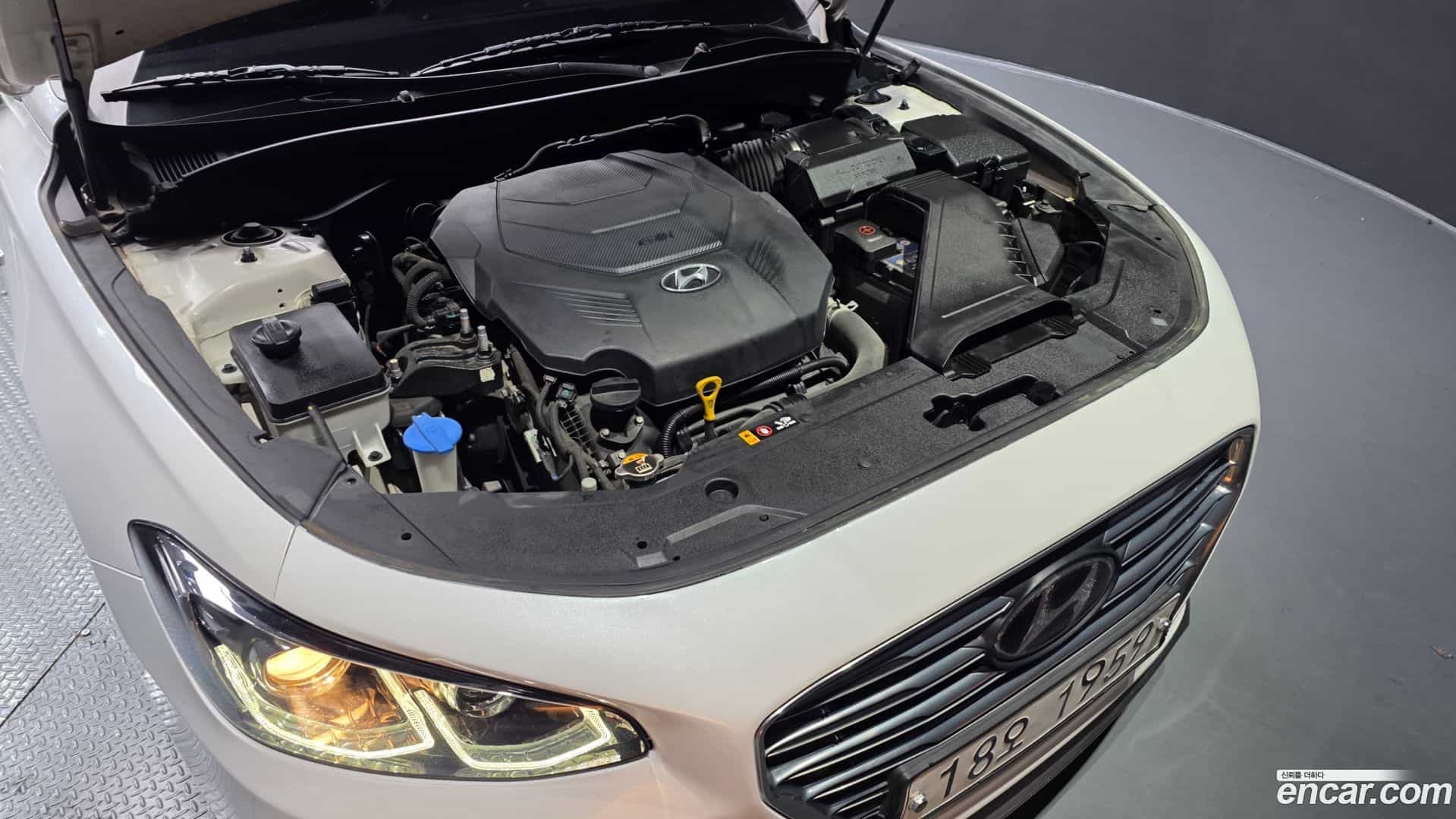 Grandeur Hyundai 2017.0-OUTER-006