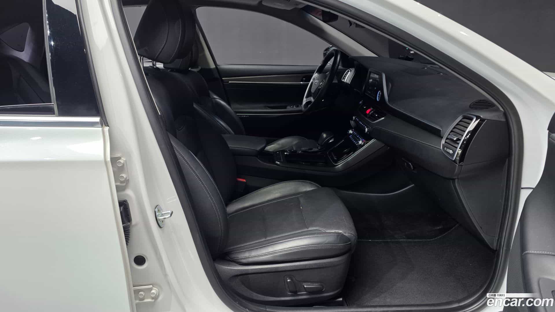 Grandeur Hyundai 2017.0-OPTION-015