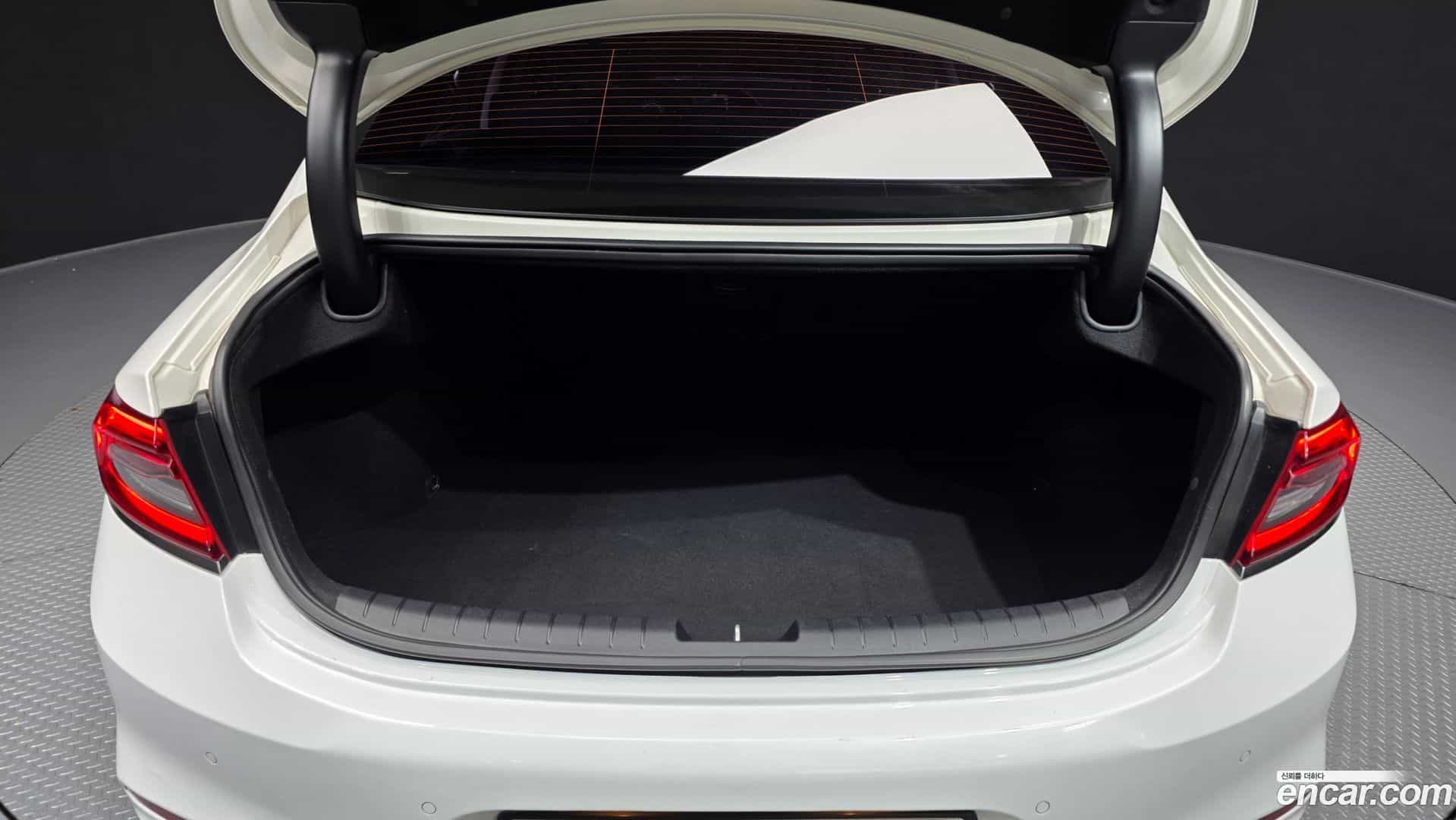 Grandeur Hyundai 2017.0-OPTION-024