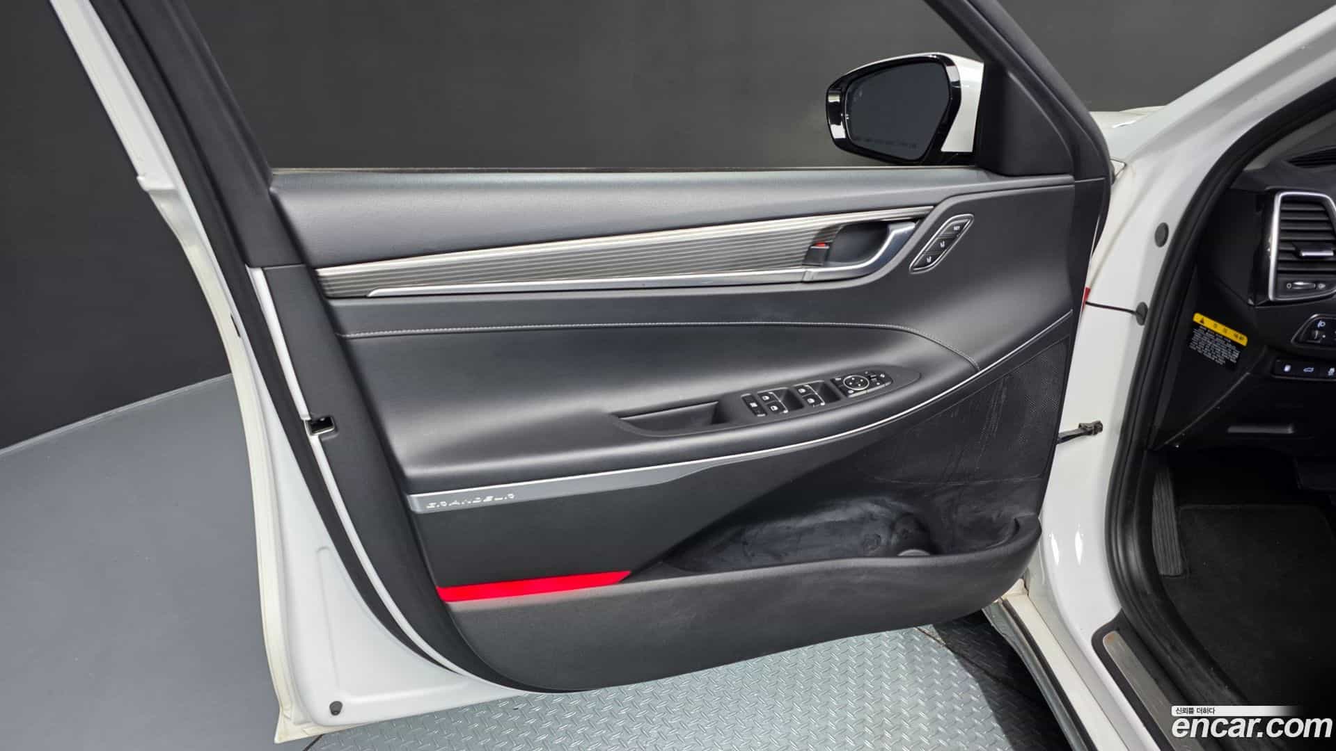 Grandeur Hyundai 2017.0-INNER-034
