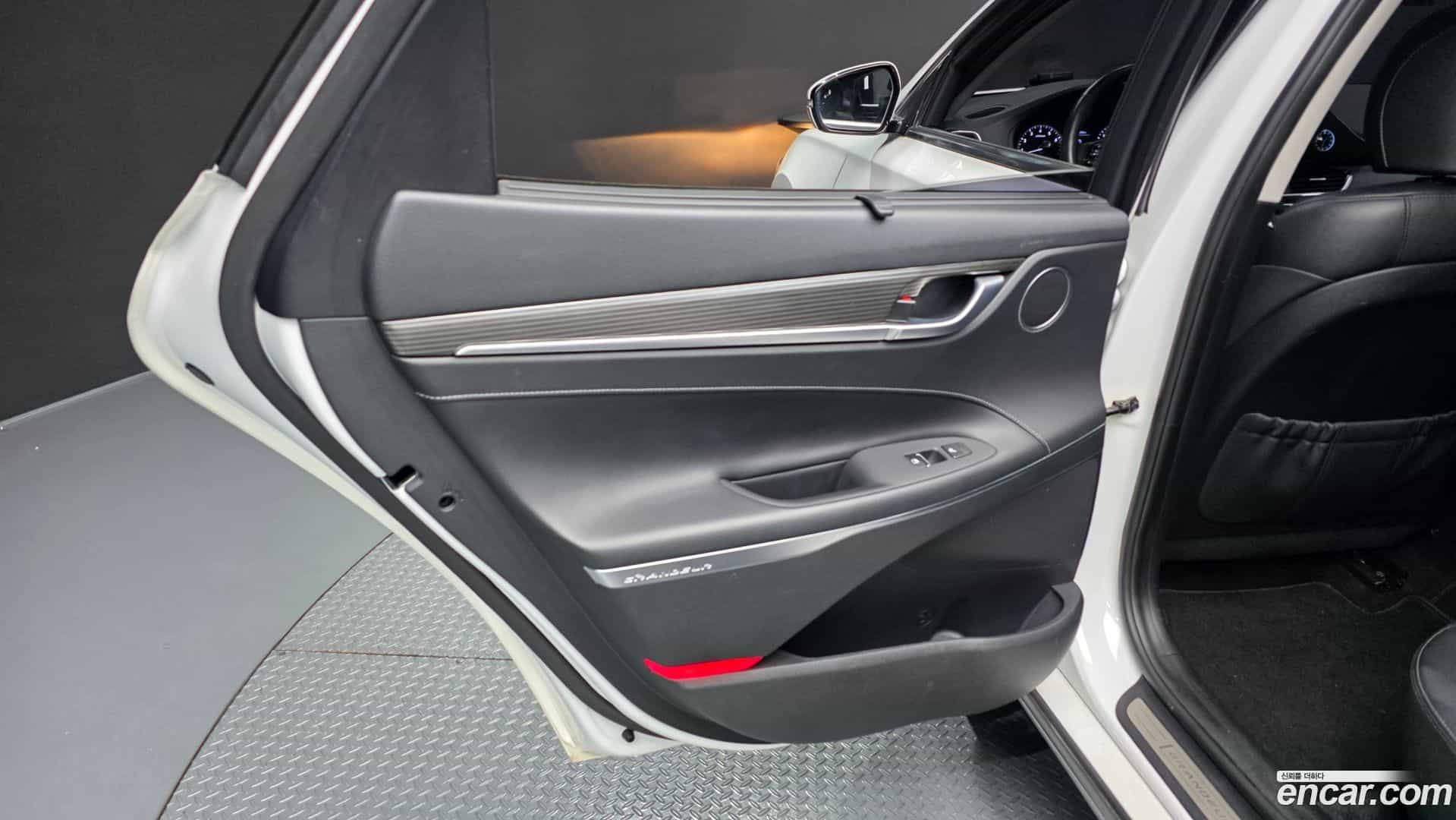 Grandeur Hyundai 2017.0-INNER-035