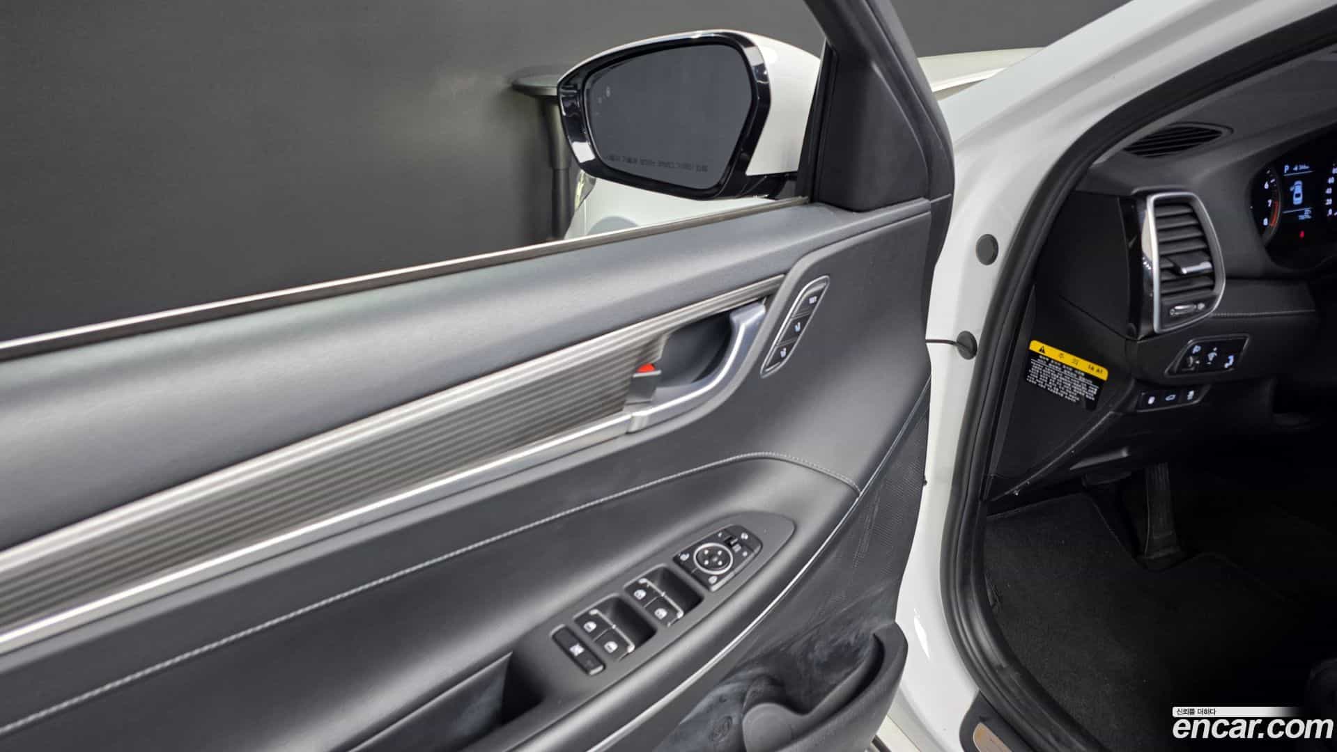 Grandeur Hyundai 2017.0-OPTION-042