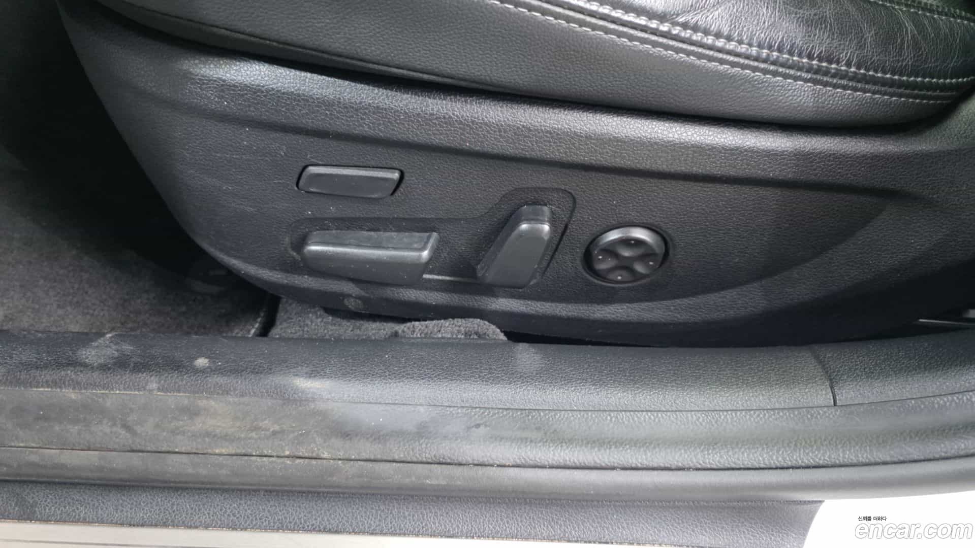 Grandeur Hyundai 2017.0-OPTION-044