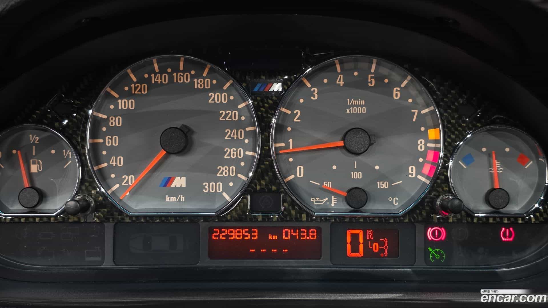 M3 BMW 2002.5-INNER-008