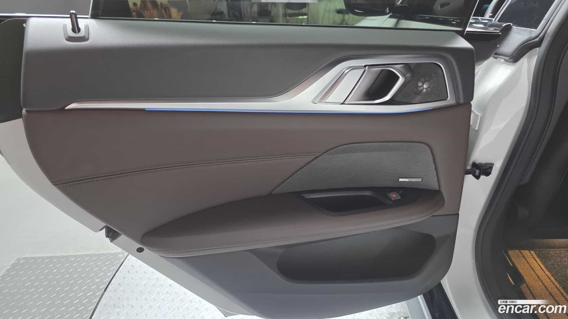 i4 BMW 2024.6-INNER-035