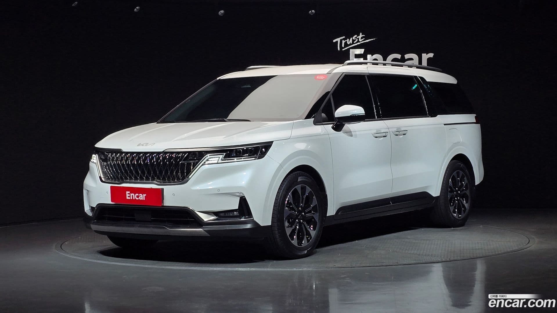 Main__Slider__Photo:Canival Kia 2023.4-0