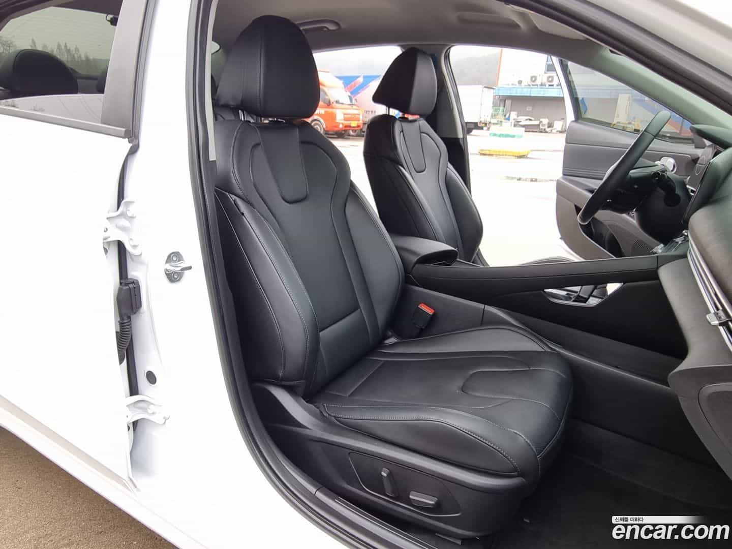 AVANTE Hyundai 2023.5-INNER-009