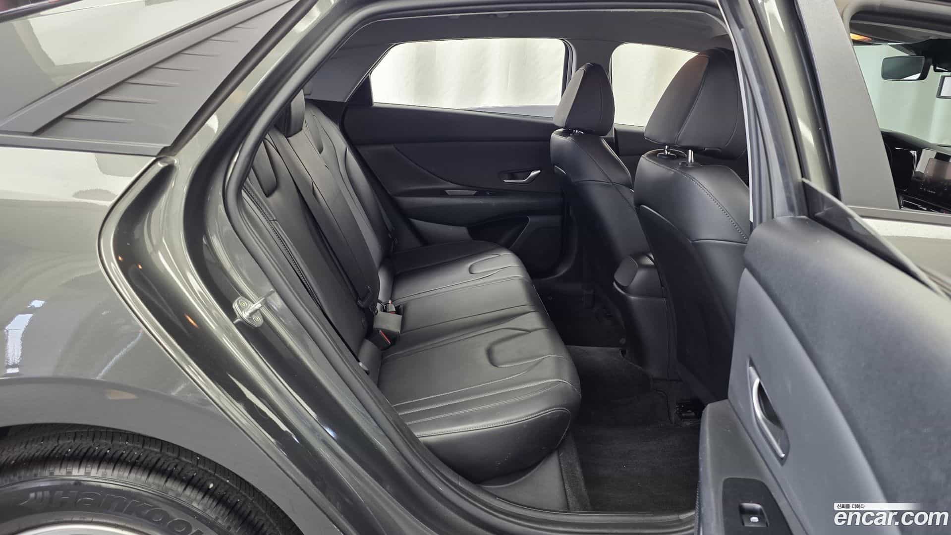 AVANTE Hyundai 2021.4-OPTION-016