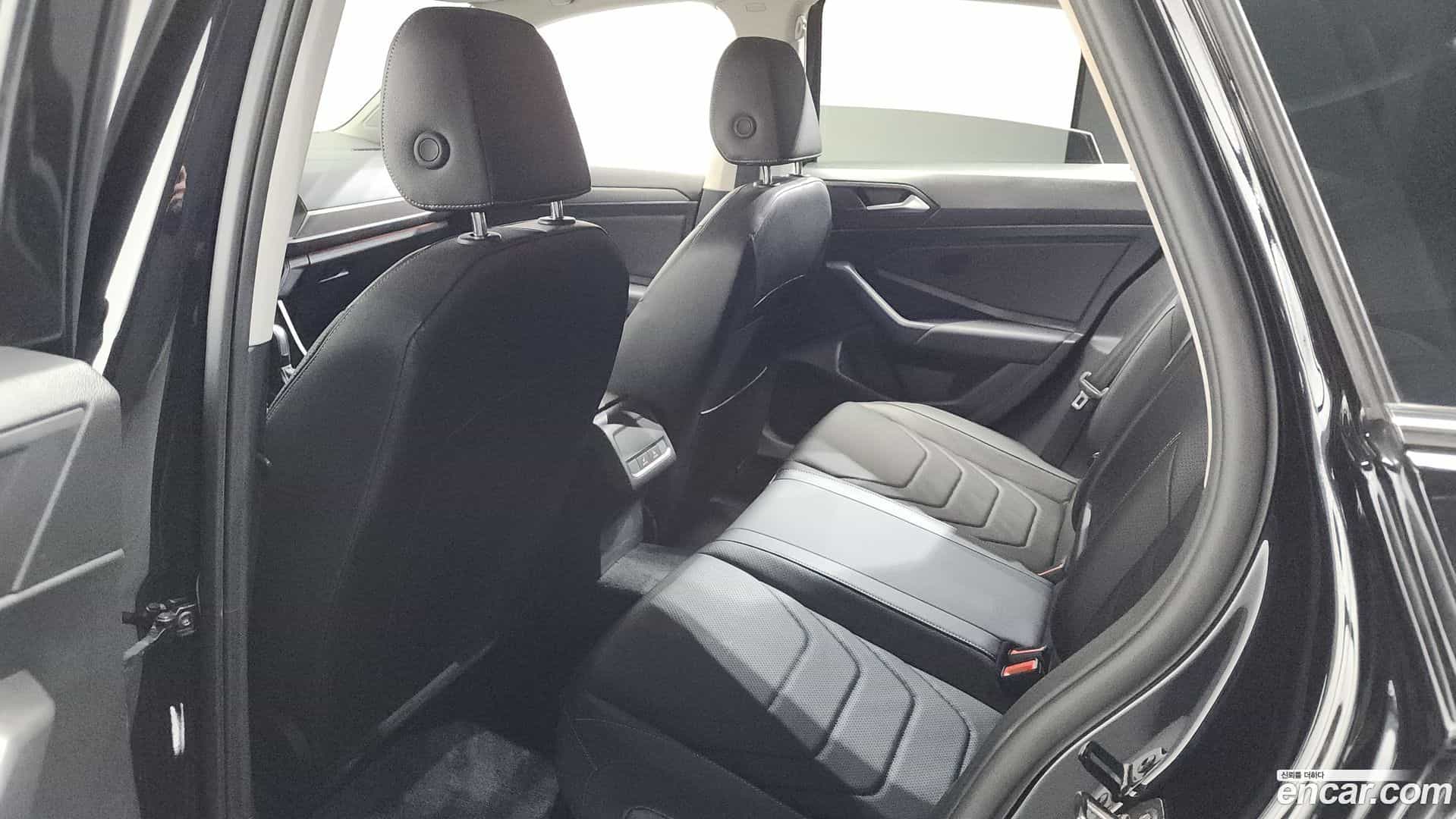 Jetta Volkswagen 2021.9-OPTION-024