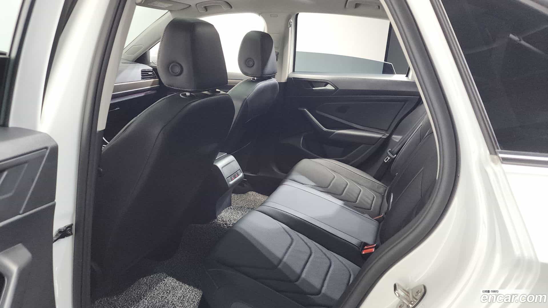 Jetta Volkswagen 2021.7-OPTION-023