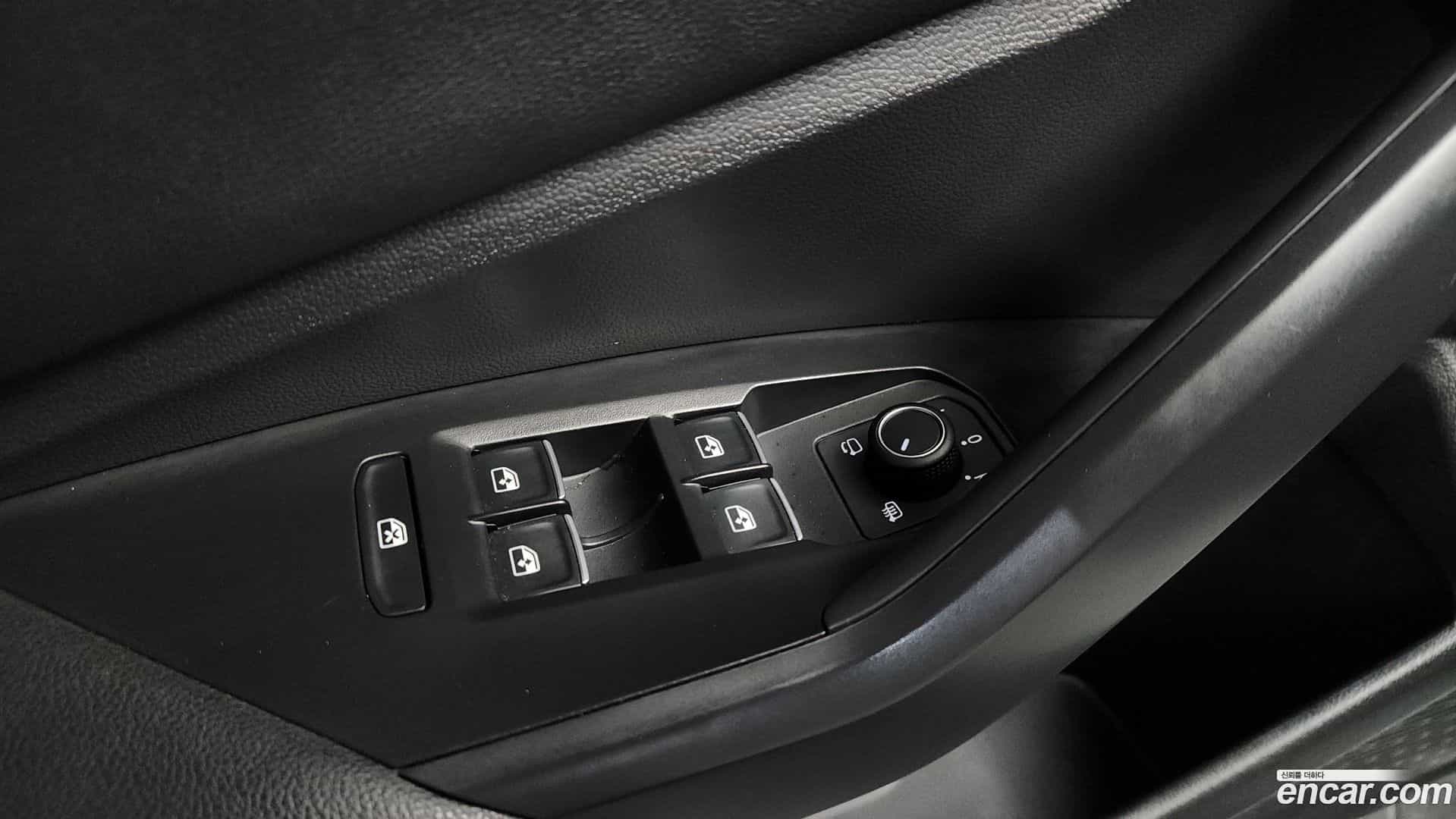 Jetta Volkswagen 2021.7-OPTION-042