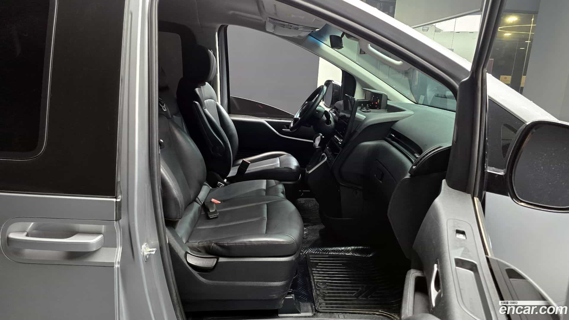 Staria Hyundai 2023.2-INNER-036