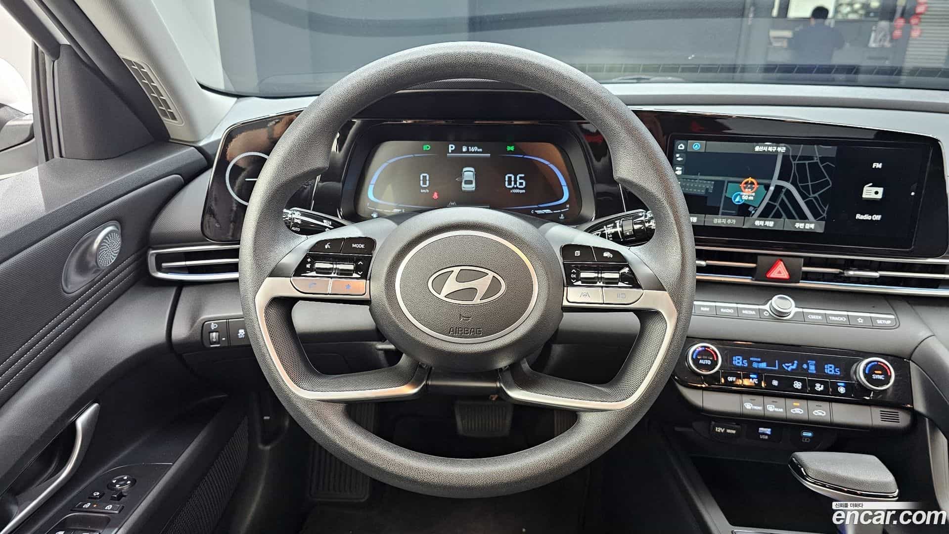 AVANTE Hyundai 2023.10-OPTION-016
