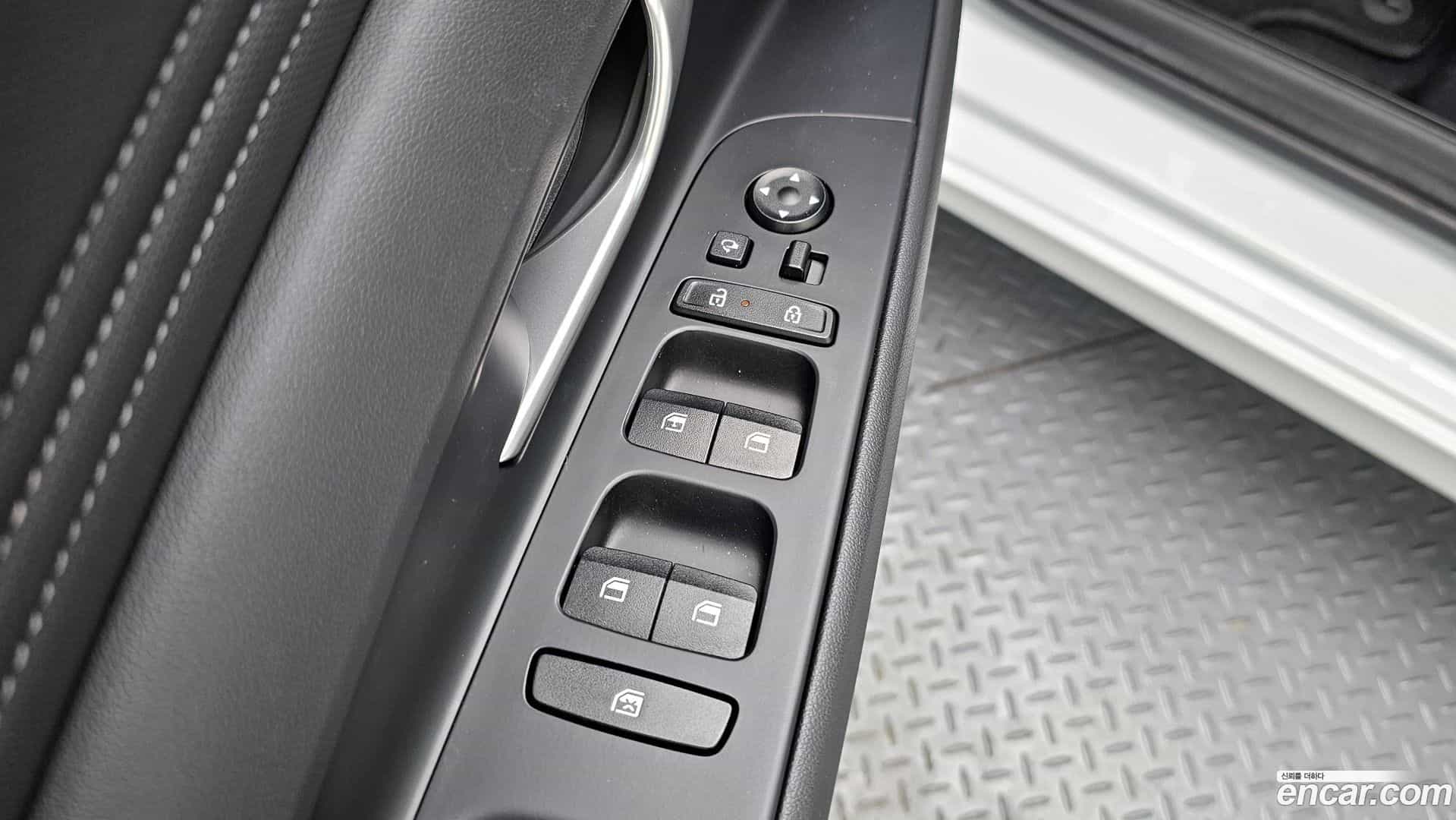 AVANTE Hyundai 2023.10-OPTION-020