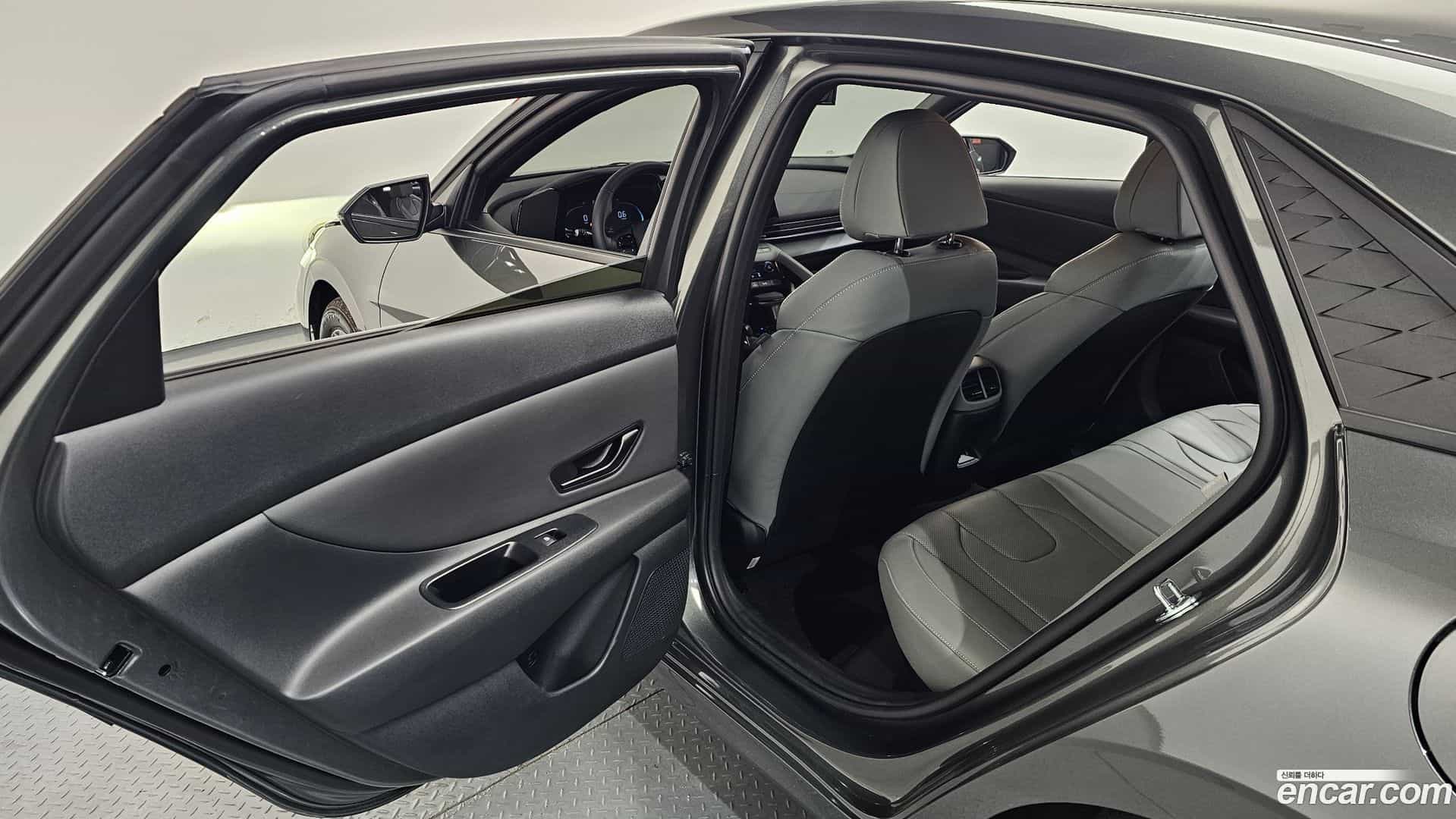 AVANTE Hyundai 2025.9-OPTION-016