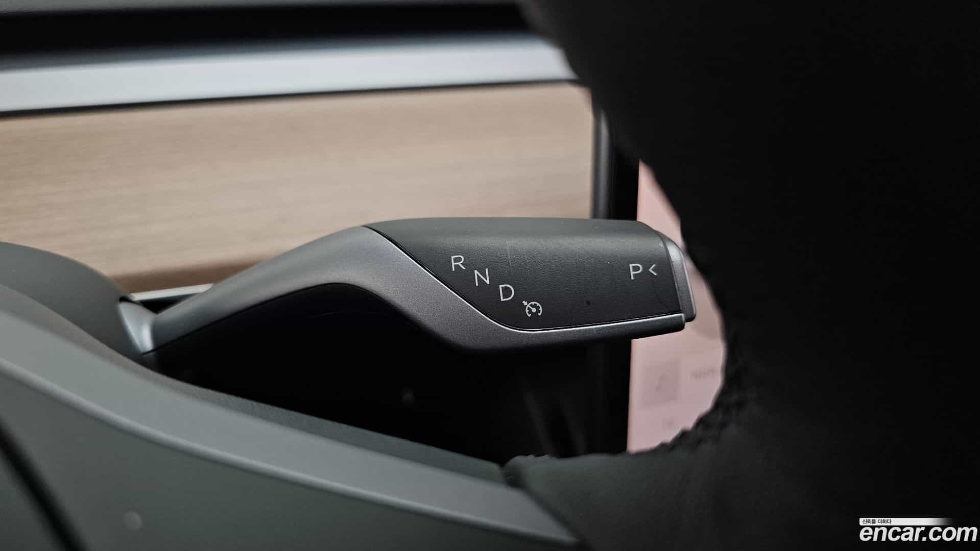 Model Y Tesla 2022.4-INNER-009