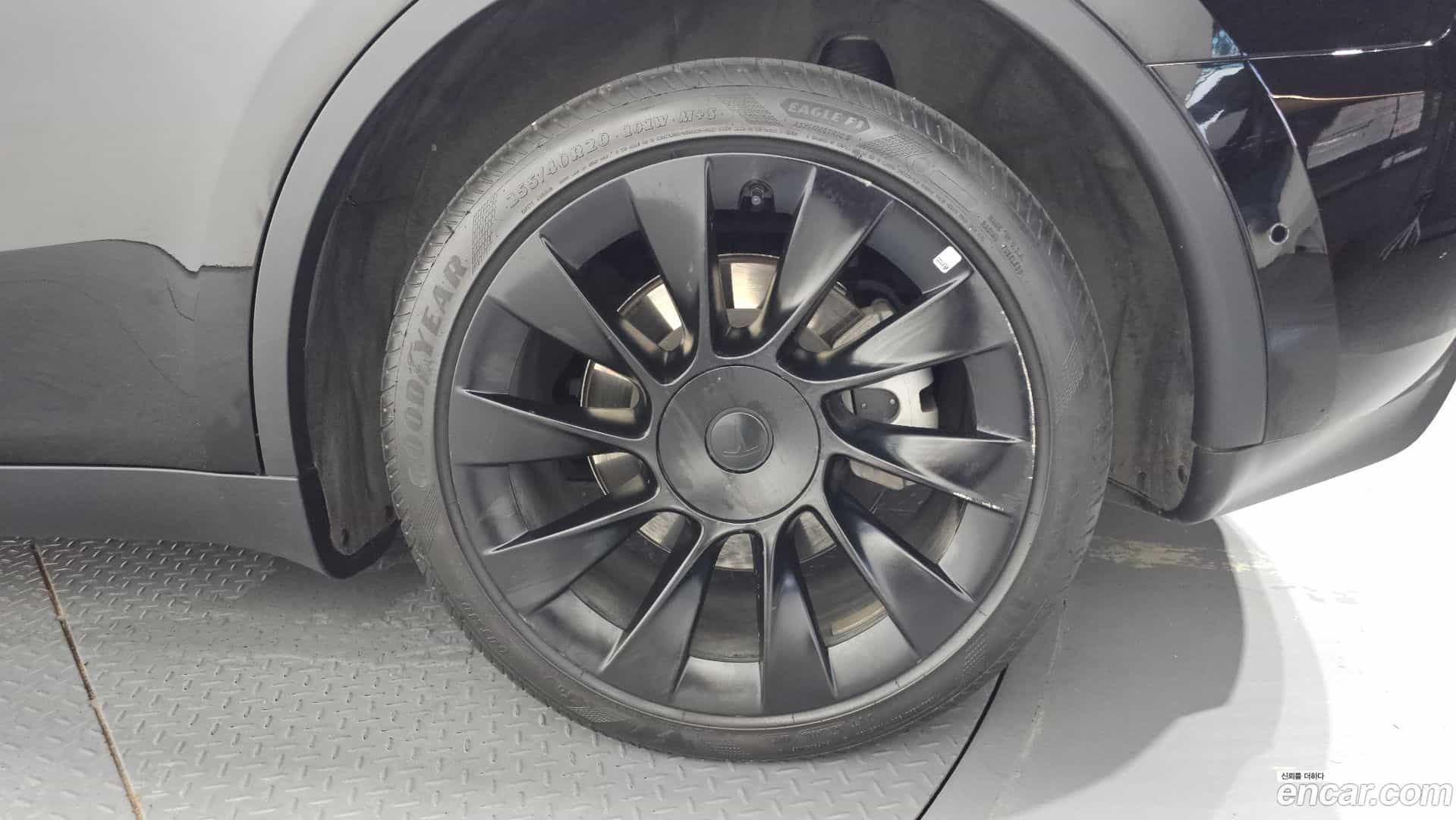 Model Y Tesla 2022.4-OUTER-031