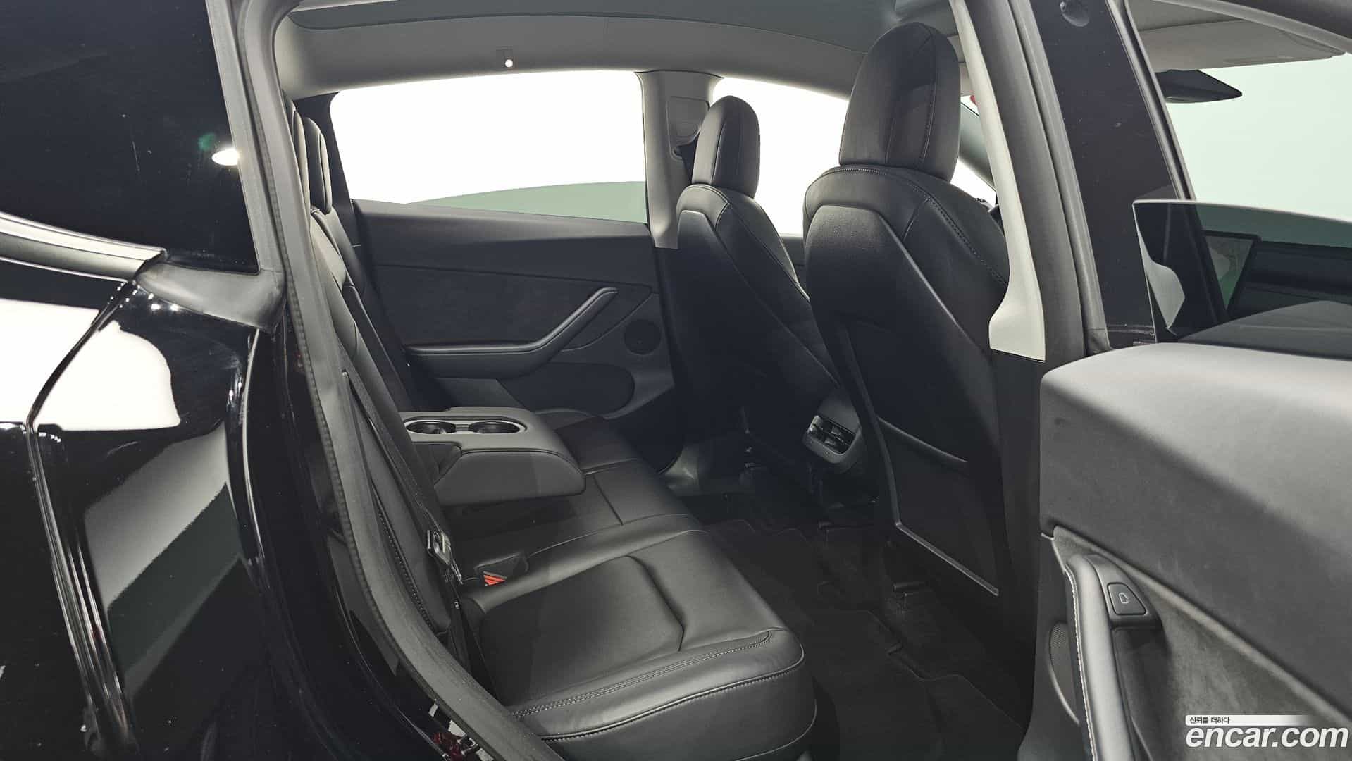 Model Y Tesla 2022.4-INNER-036