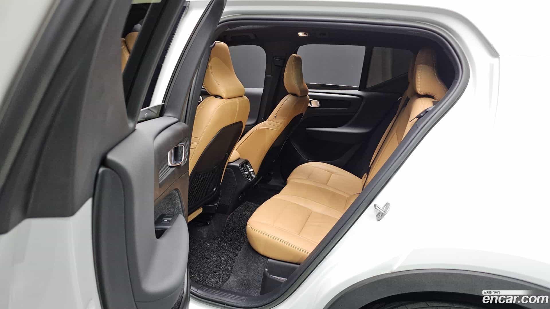 XC40 Volvo 2022.6-OPTION-023