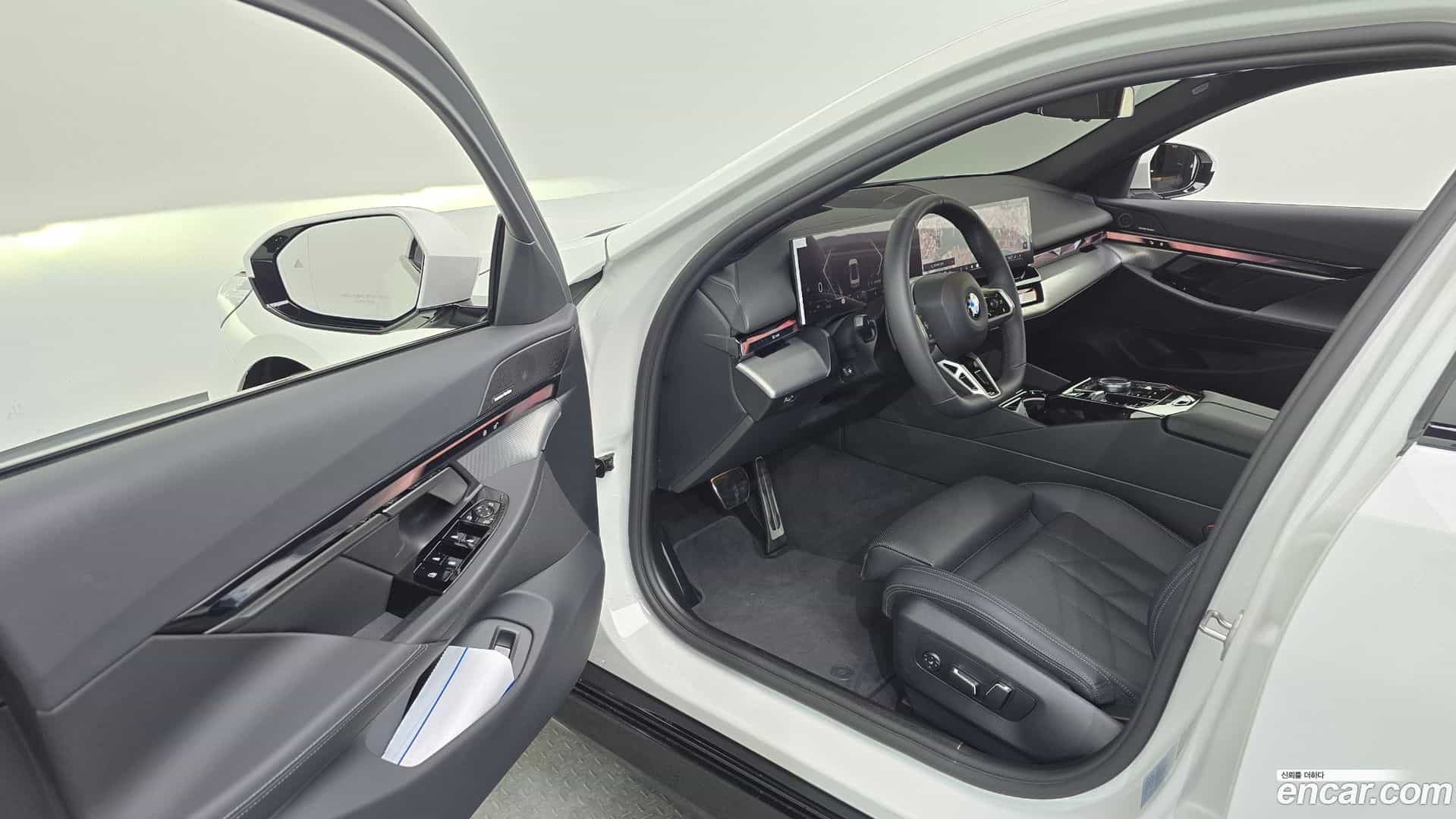 5-Series BMW 2026.0-INNER-010