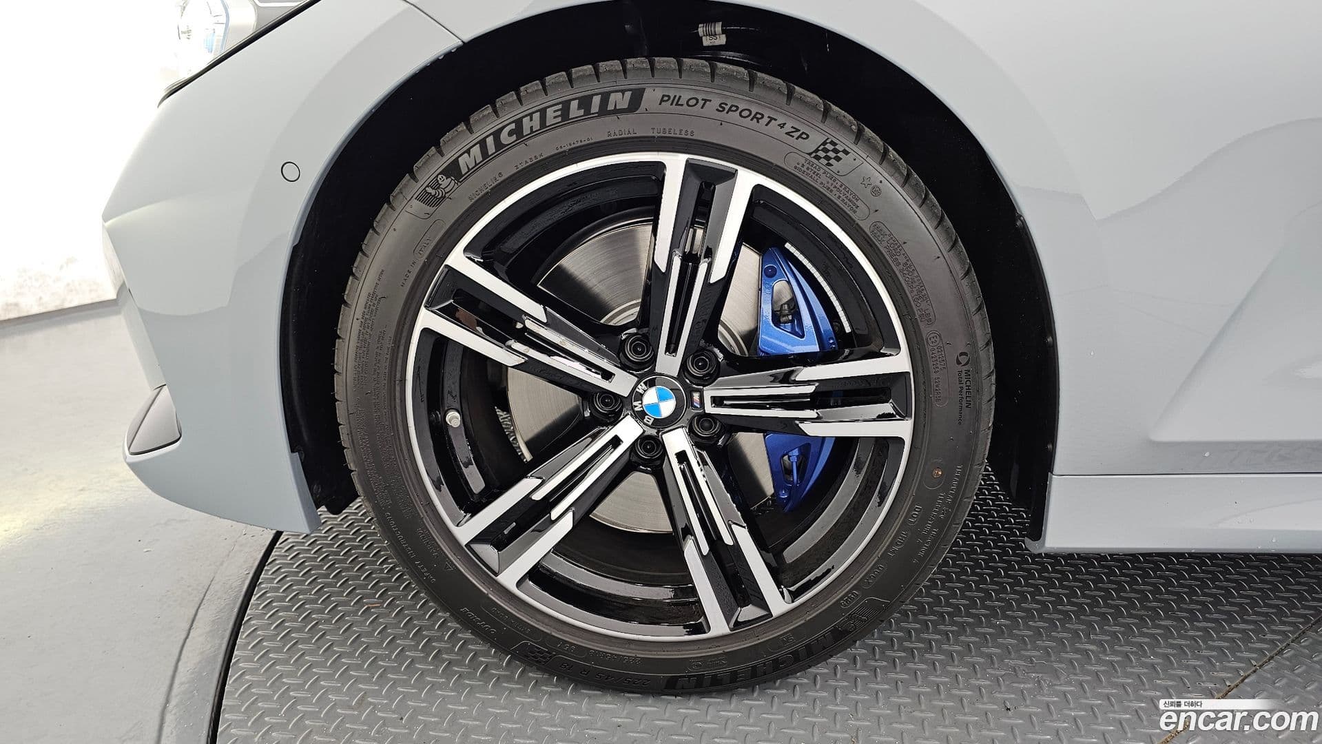 Main__Slider__Photo:3-Series BMW 2025.8-4