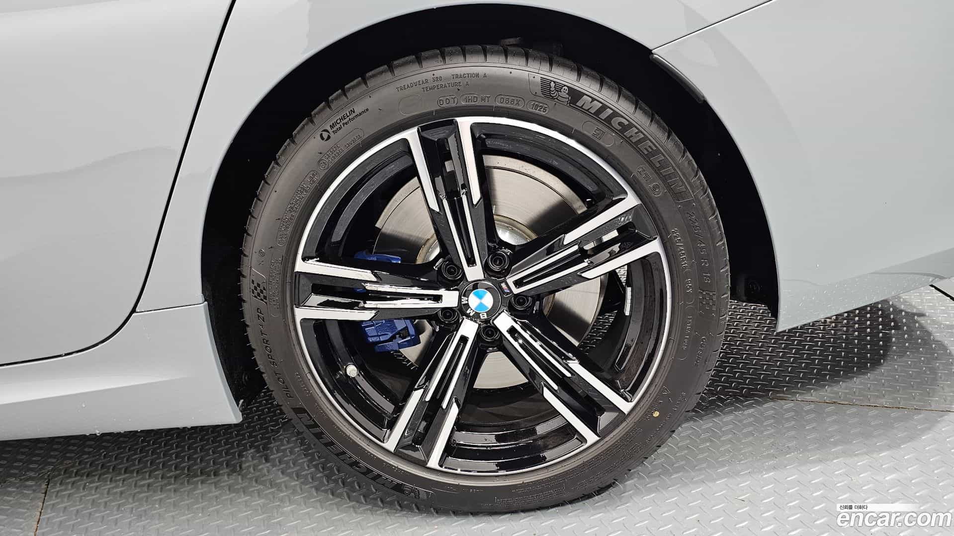 3-Series BMW 2025.8-OUTER-031