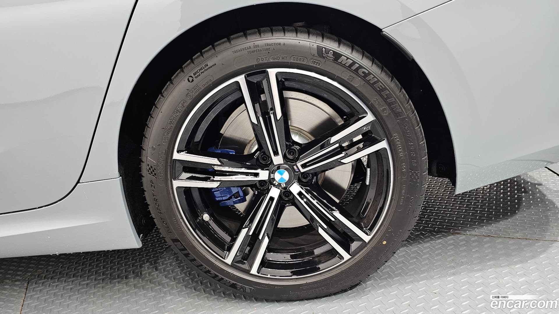 Main__Slider__Photo:3-Series BMW 2025.8-20
