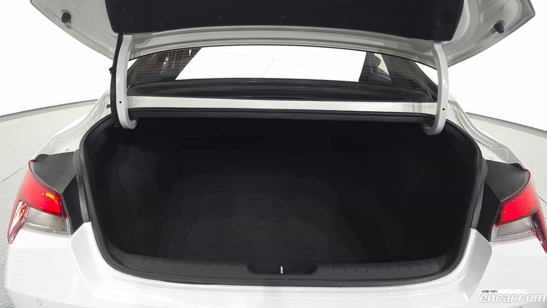 AVANTE Hyundai 2021.6-OPTION-024