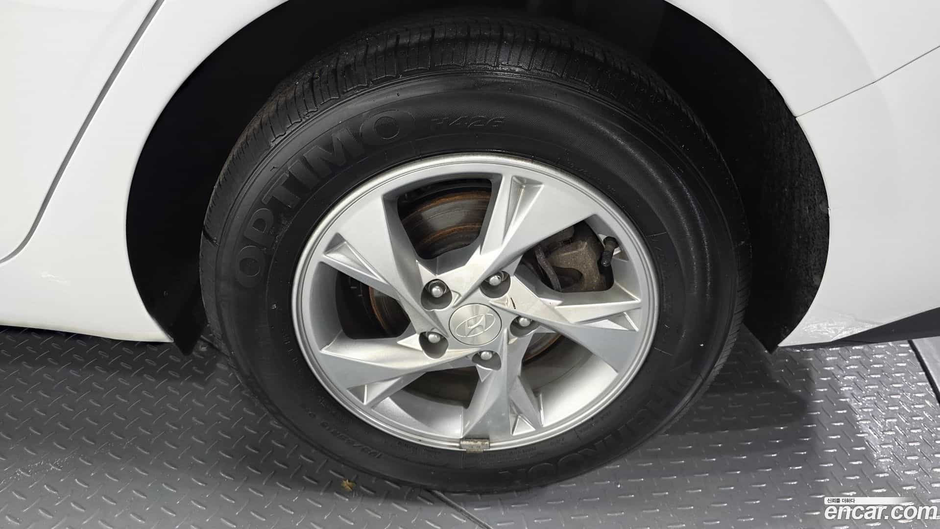AVANTE Hyundai 2021.6-OUTER-031