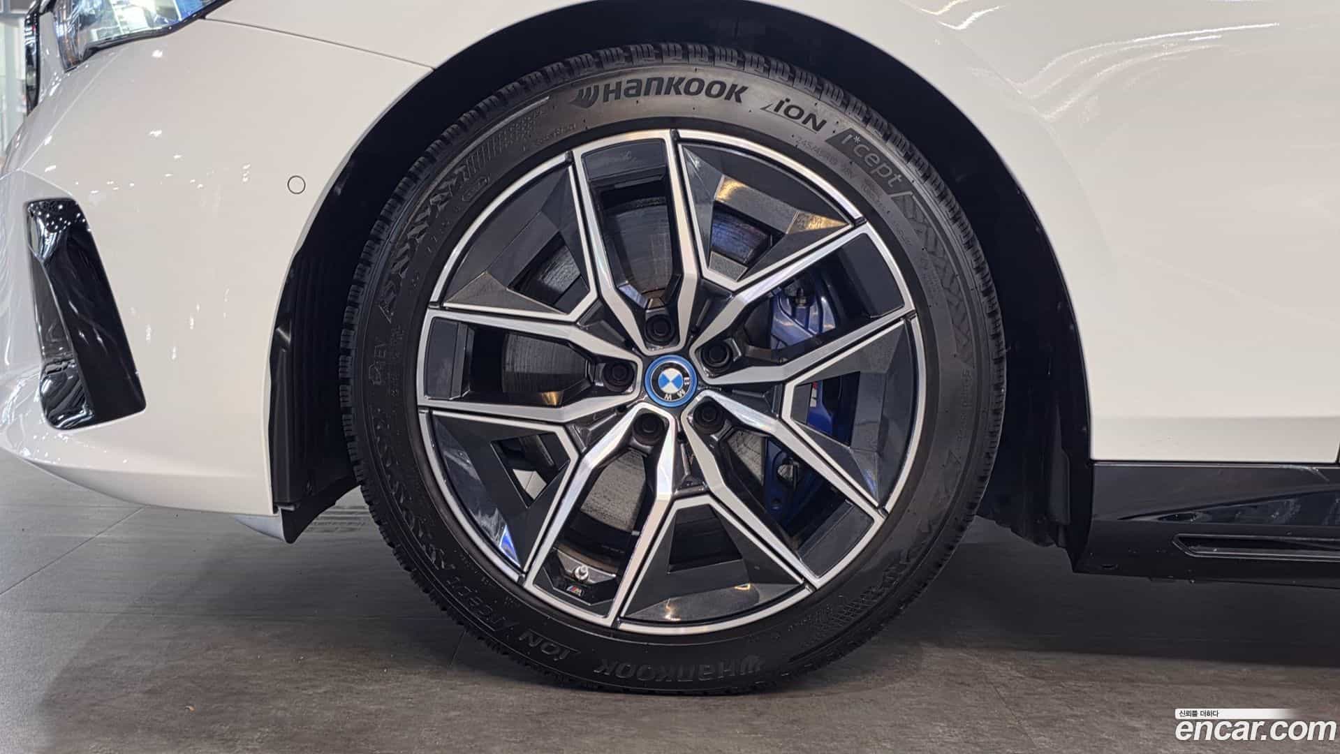 i5 BMW 2025.0-OUTER-005