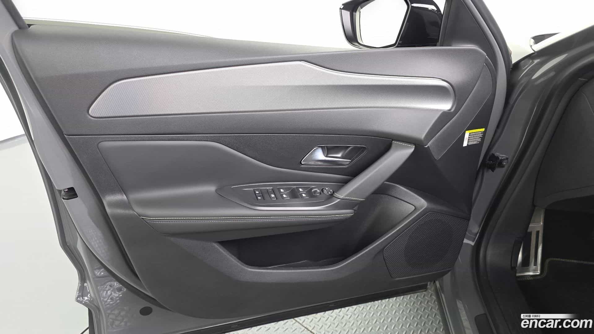 408 Peugeot 2025.4-INNER-034