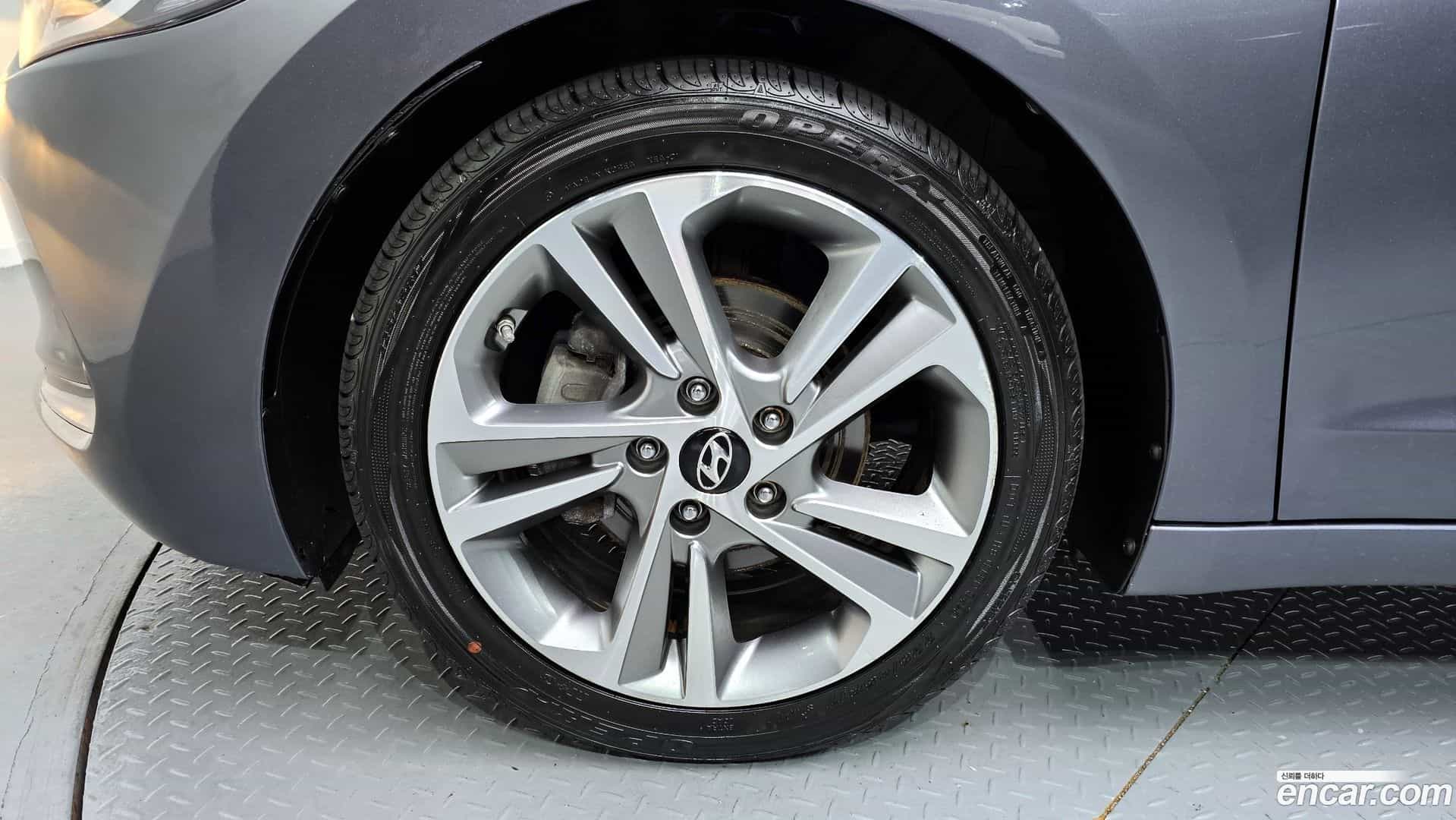 AVANTE Hyundai 2018.4-OUTER-005
