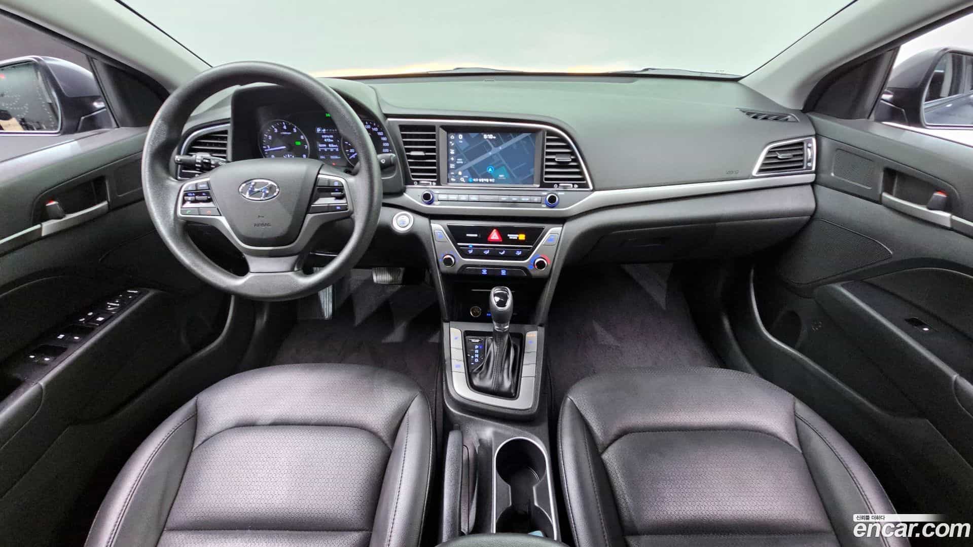 AVANTE Hyundai 2018.4-INNER-007