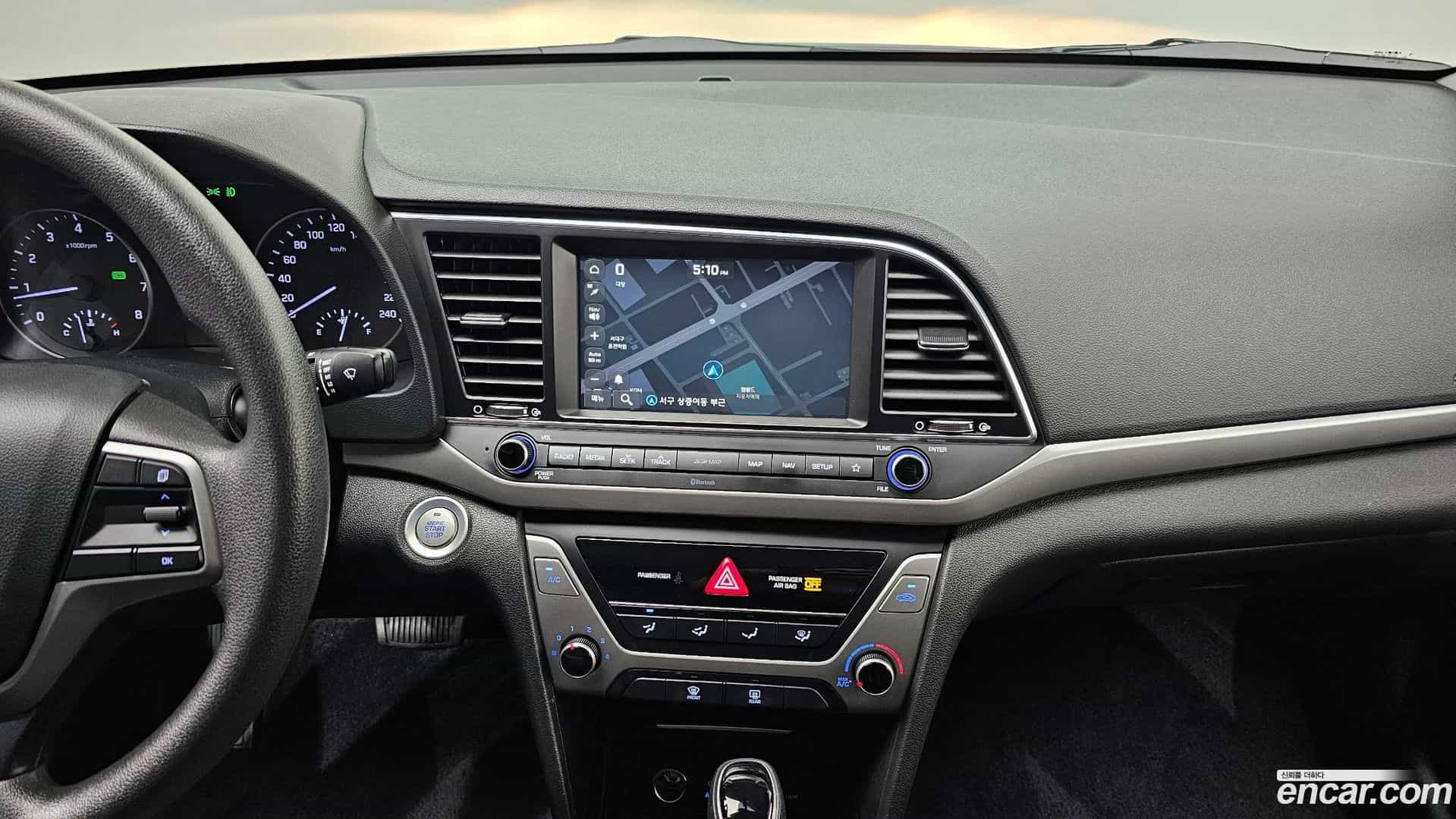 AVANTE Hyundai 2018.4-OPTION-017
