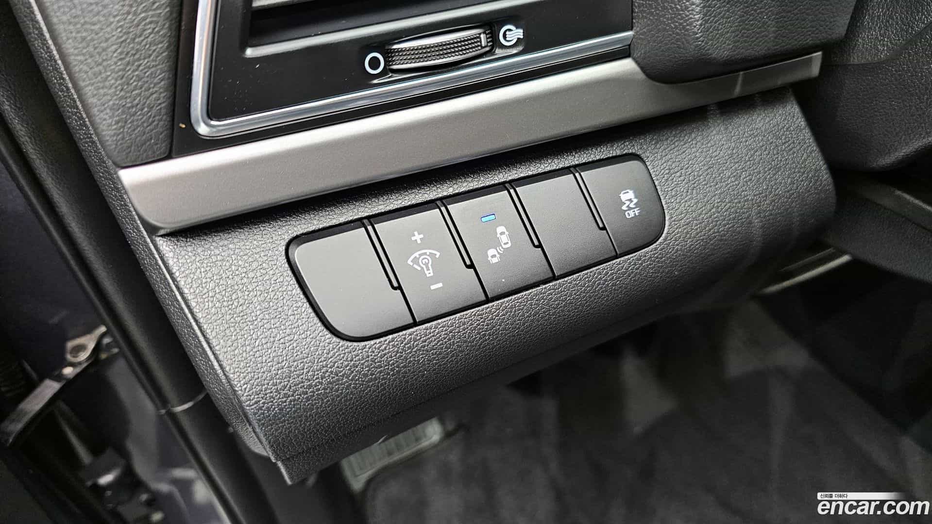 AVANTE Hyundai 2018.4-OPTION-020