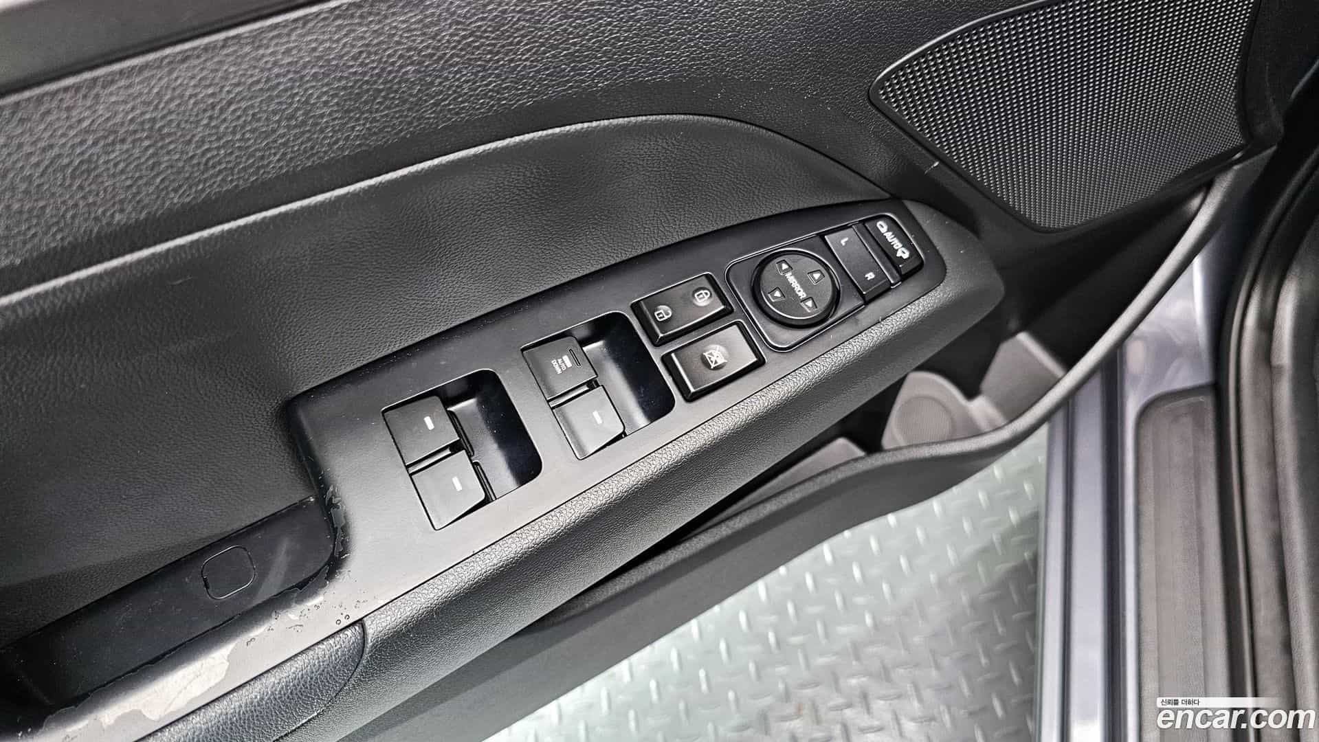 AVANTE Hyundai 2018.4-OPTION-021