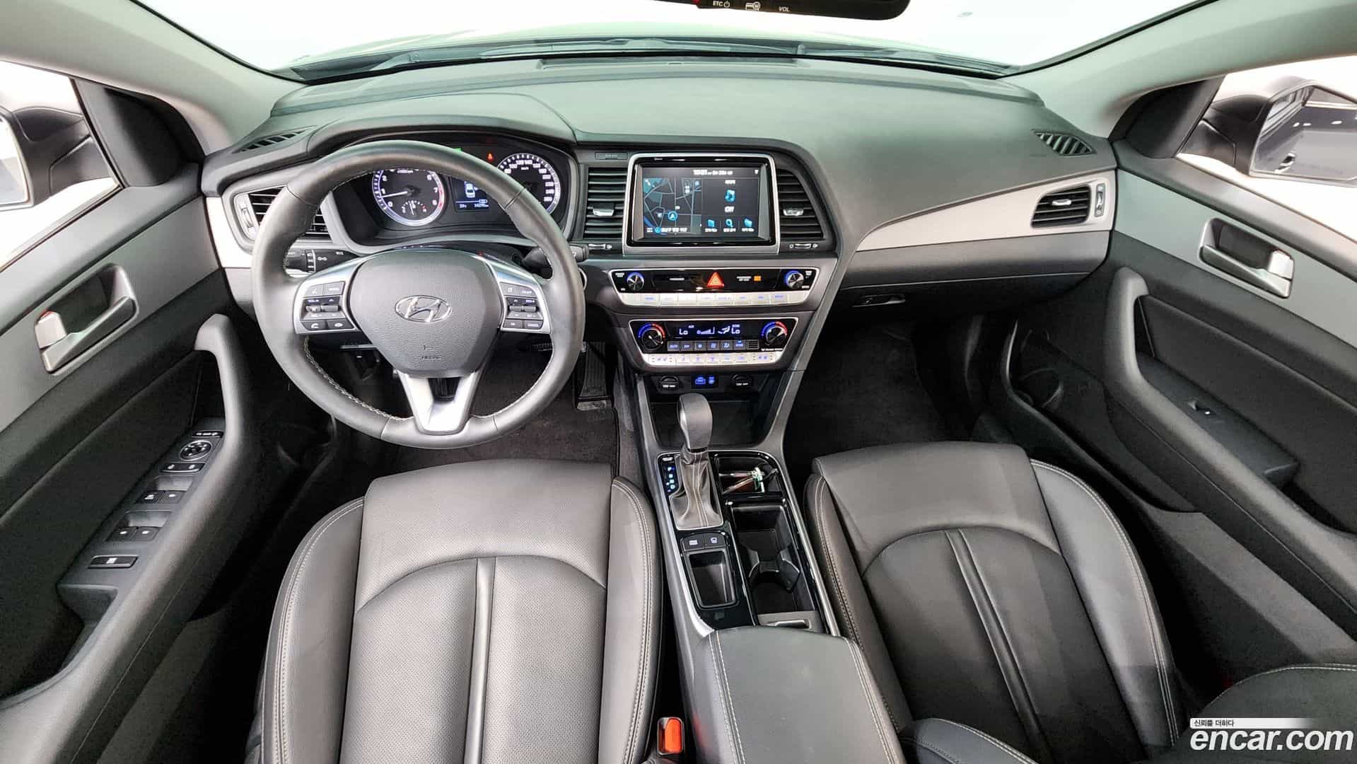 Sonata Hyundai 2019.2-INNER-007
