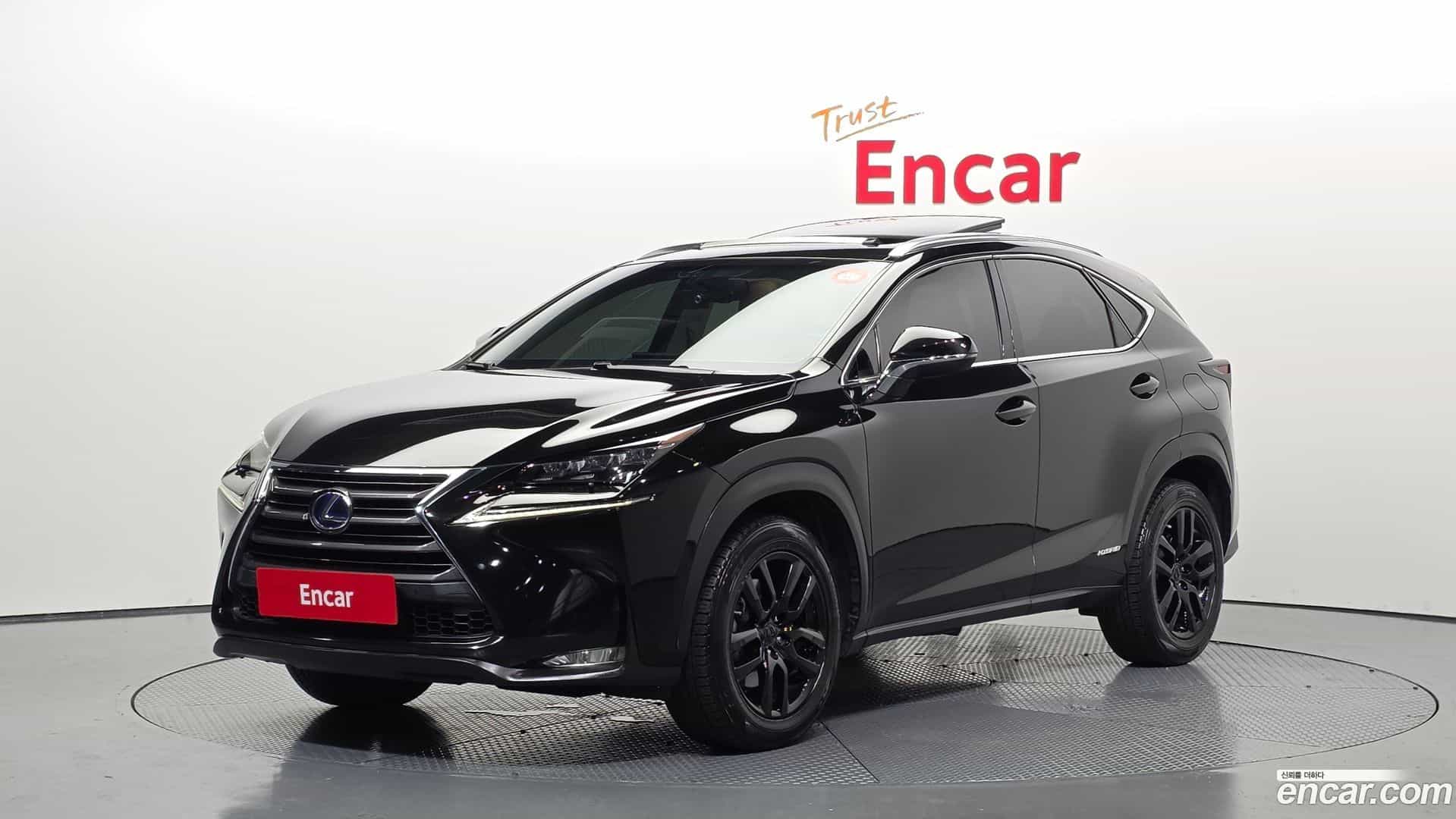 NX Lexus 2014.9-OUTER-001