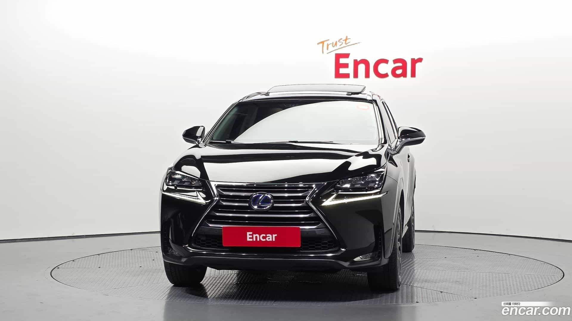 NX Lexus 2014.9-OUTER-003