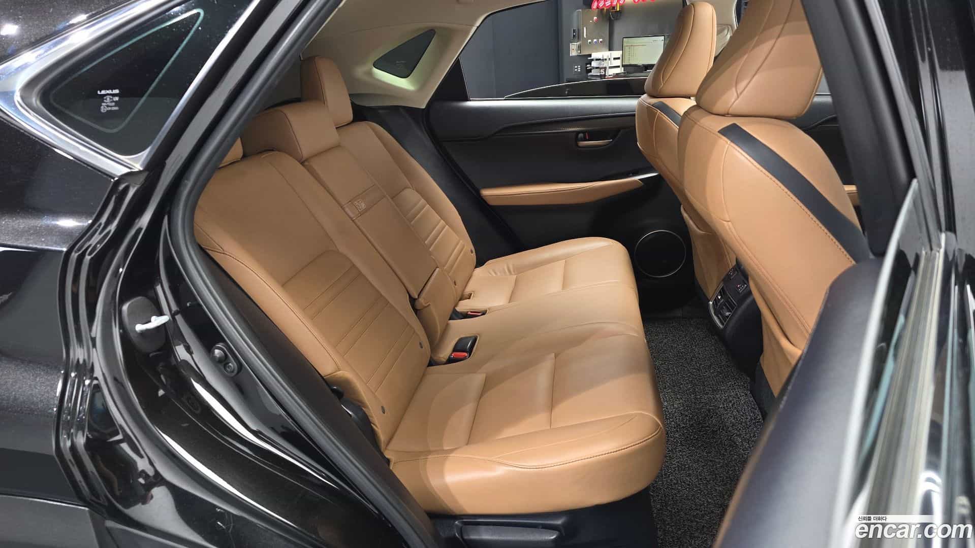 NX Lexus 2014.9-OPTION-016