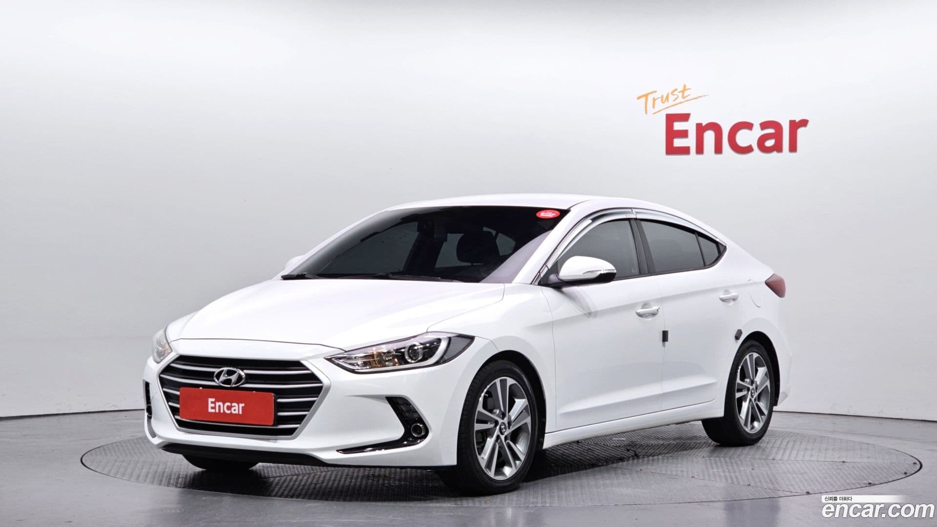 Main__Slider__Photo:AVANTE Hyundai 2018.8-0
