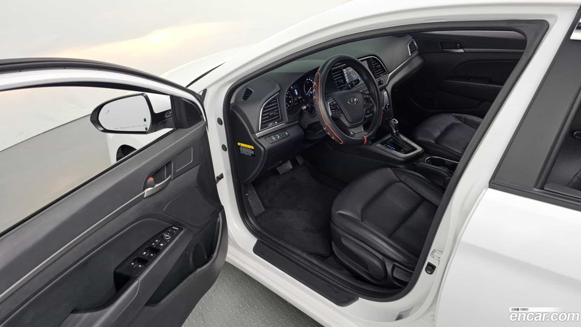 AVANTE Hyundai 2018.8-INNER-010