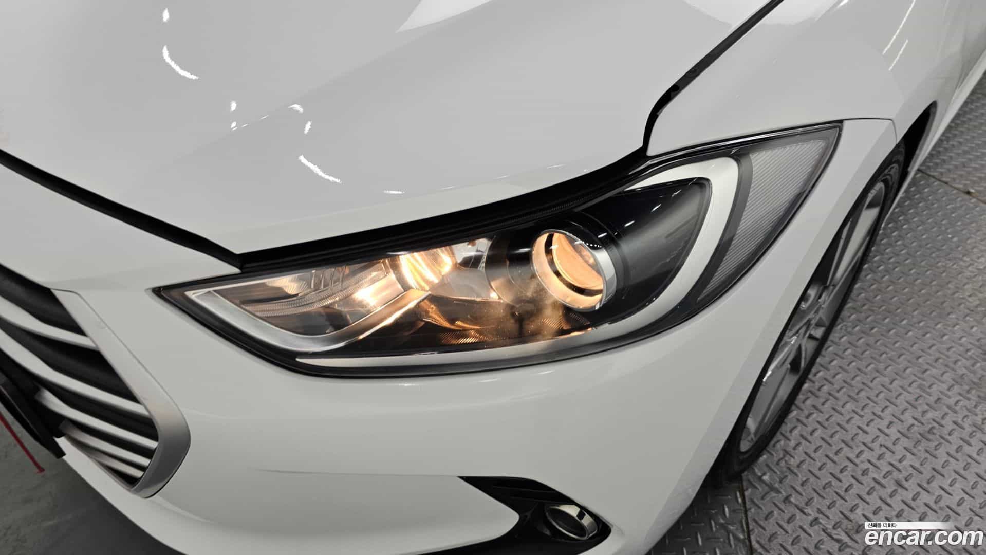 AVANTE Hyundai 2018.8-OUTER-032