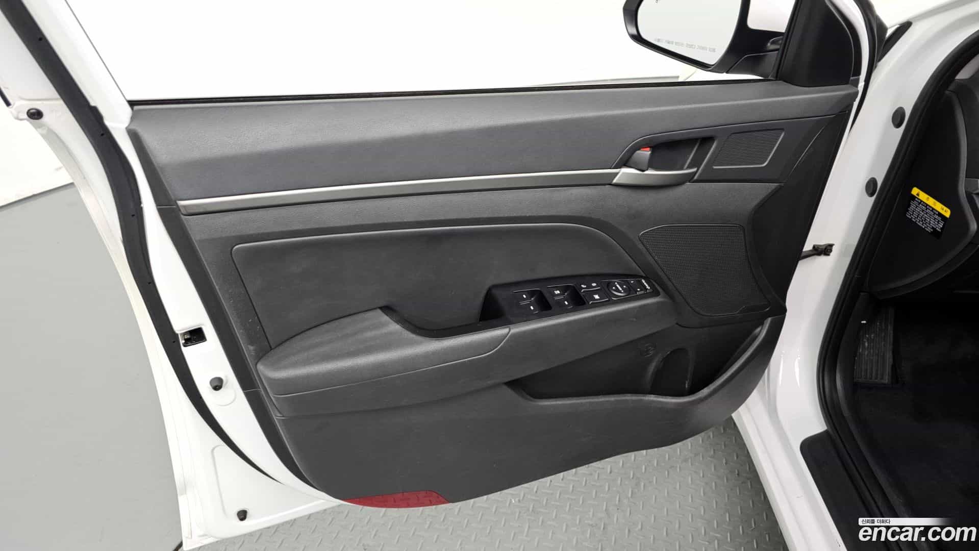 AVANTE Hyundai 2018.8-INNER-034