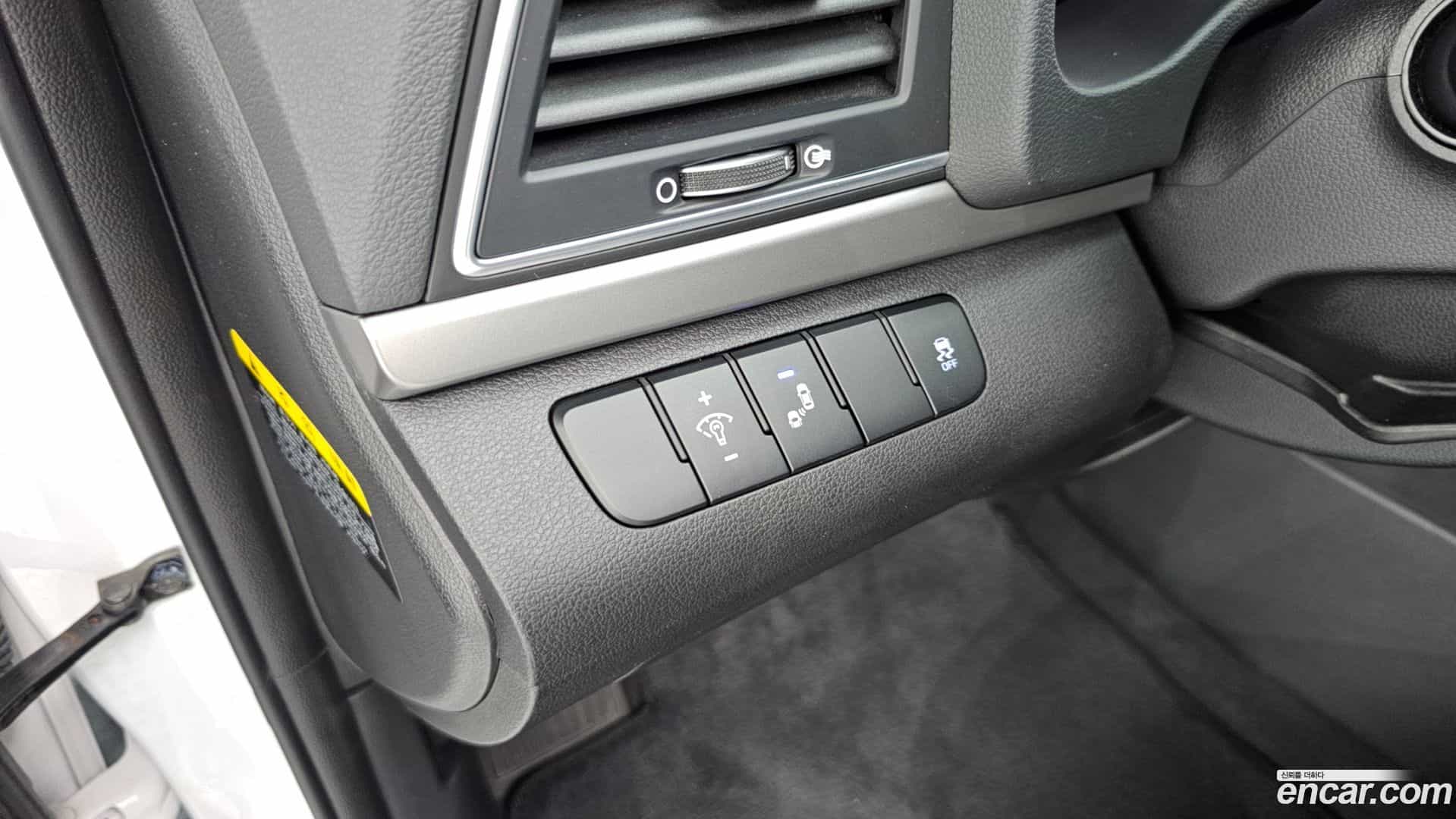 AVANTE Hyundai 2018.8-OPTION-040