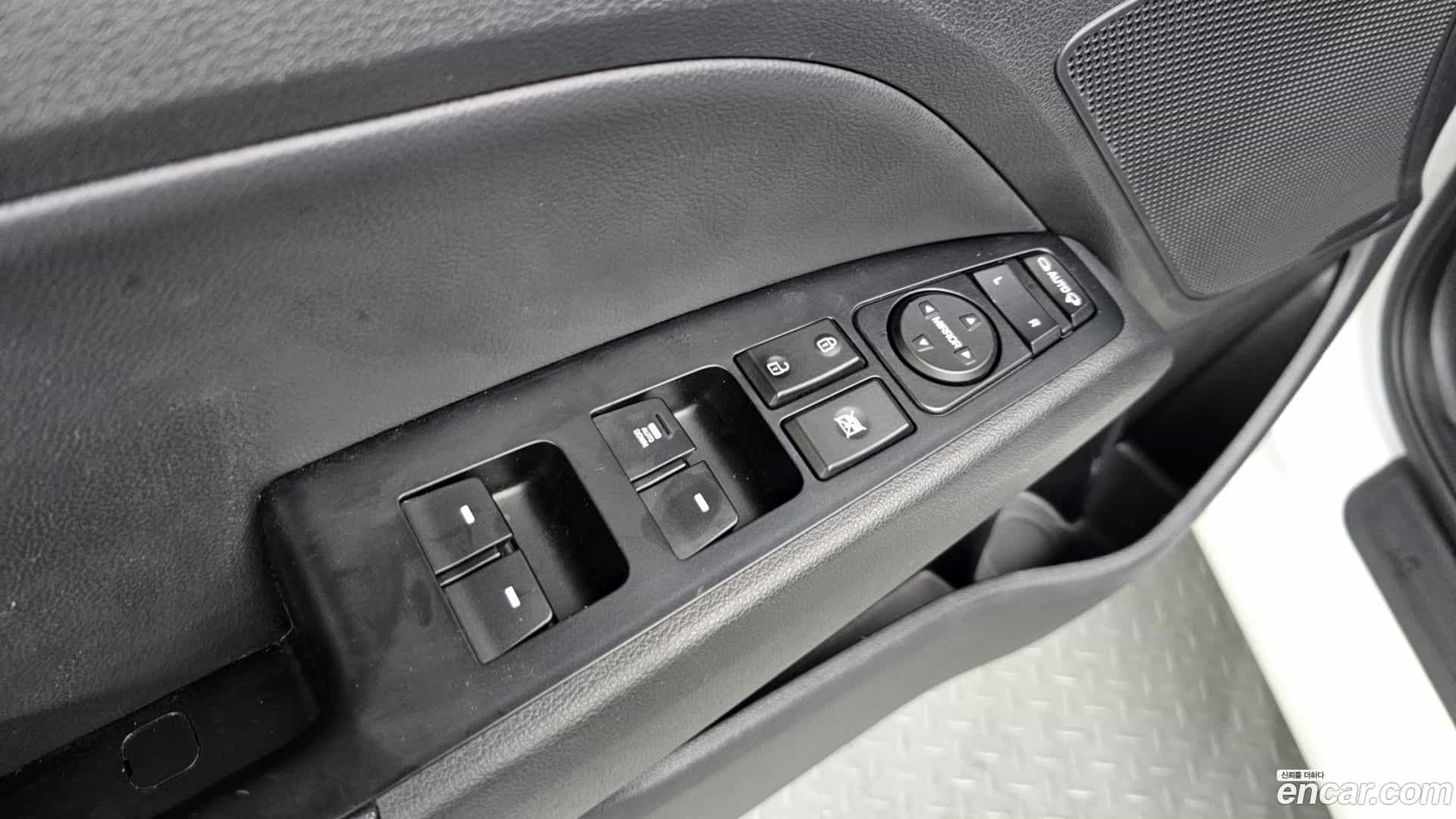 AVANTE Hyundai 2018.8-OPTION-041