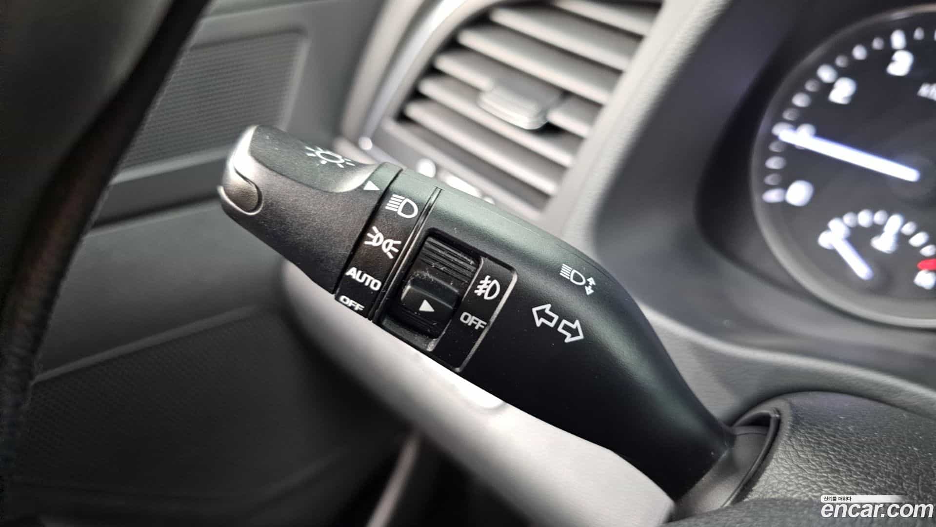 AVANTE Hyundai 2018.8-OPTION-042