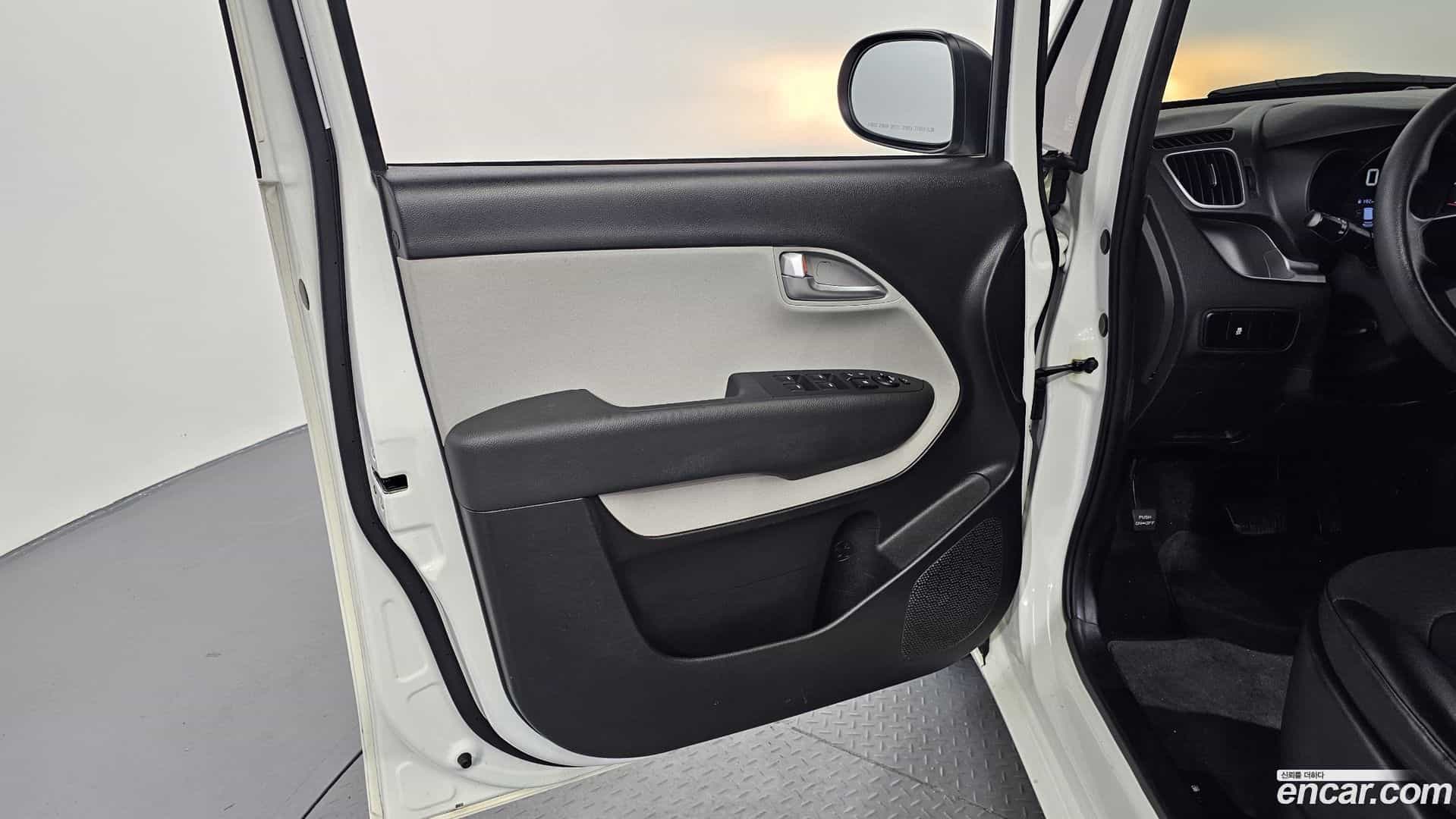 RAY Kia 2022.1-INNER-034