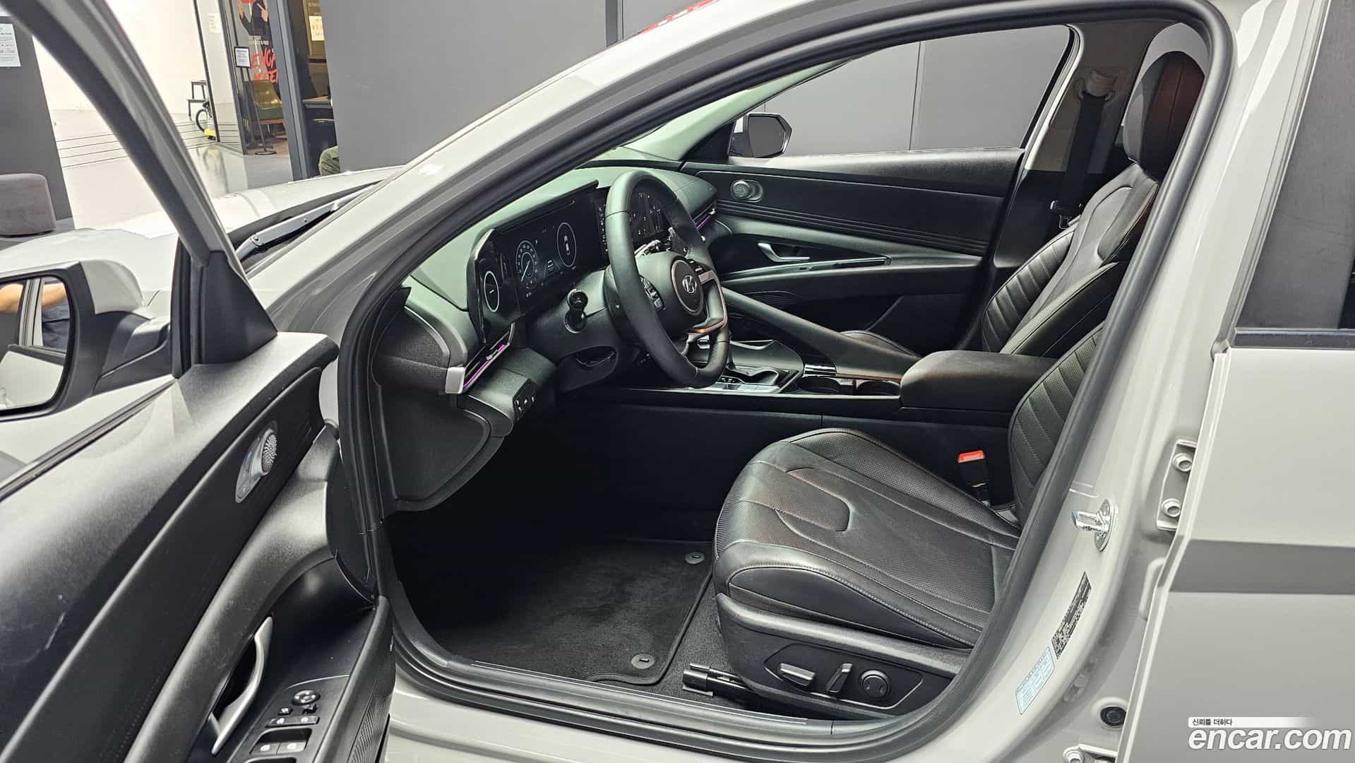 AVANTE Hyundai 2022.1-INNER-010