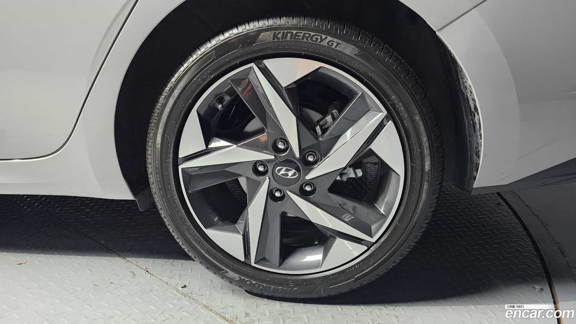 AVANTE Hyundai 2022.1-OUTER-031